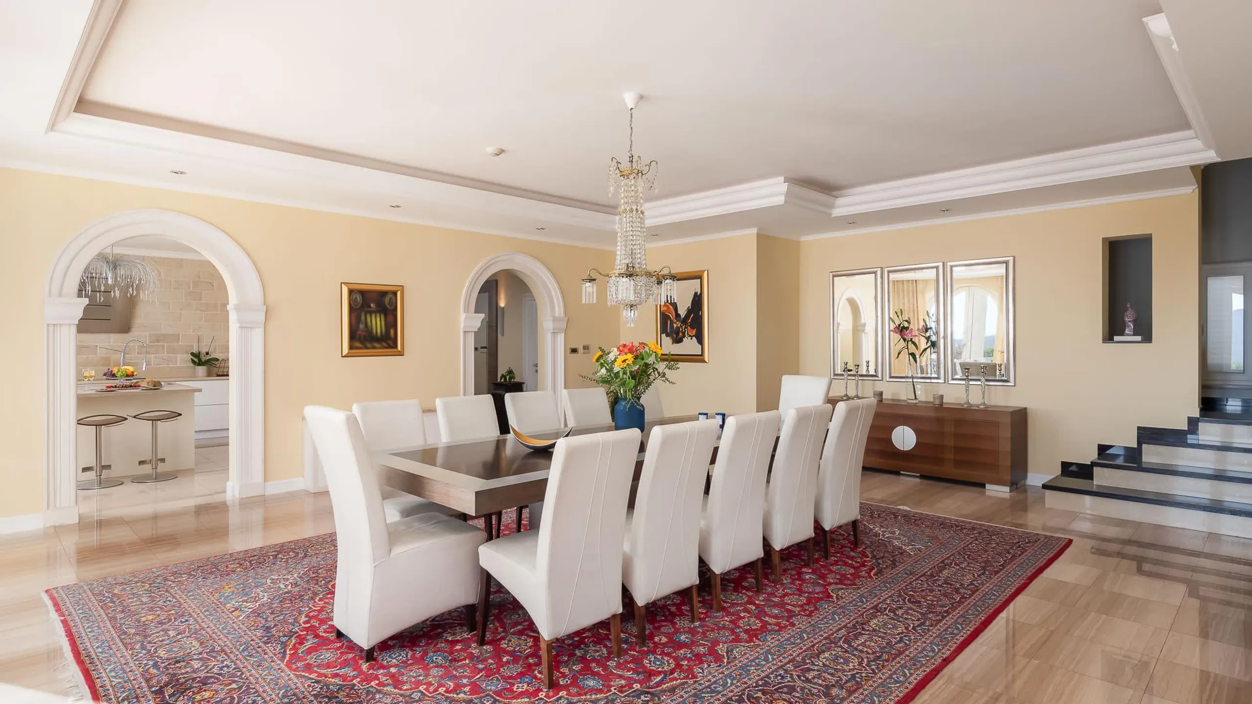 Charming Coastal Villa with Panoramic Views — photograph 7