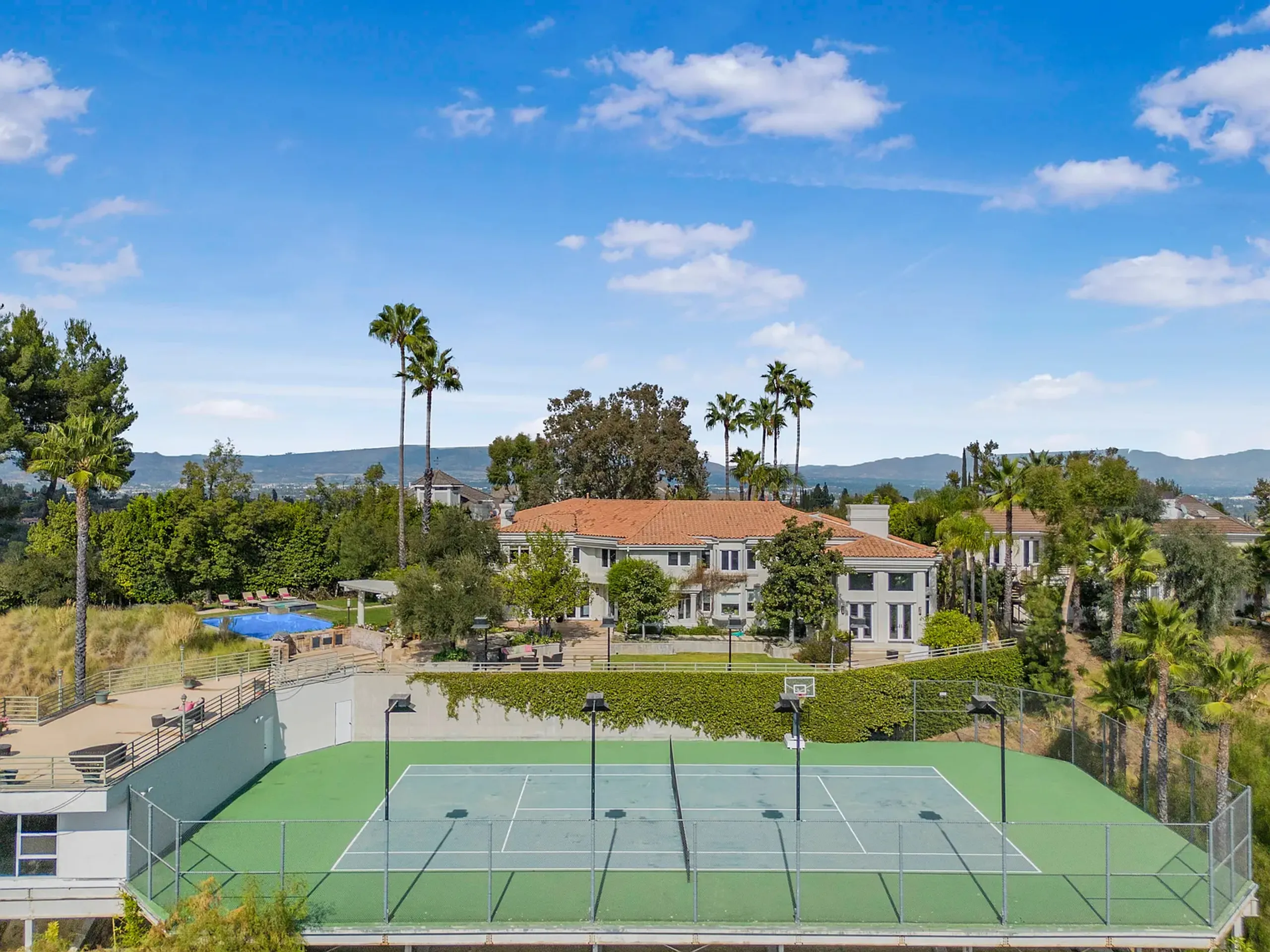 Tarzana Hillside Estate with Private Pool and 180° Valley Views — photograph 12