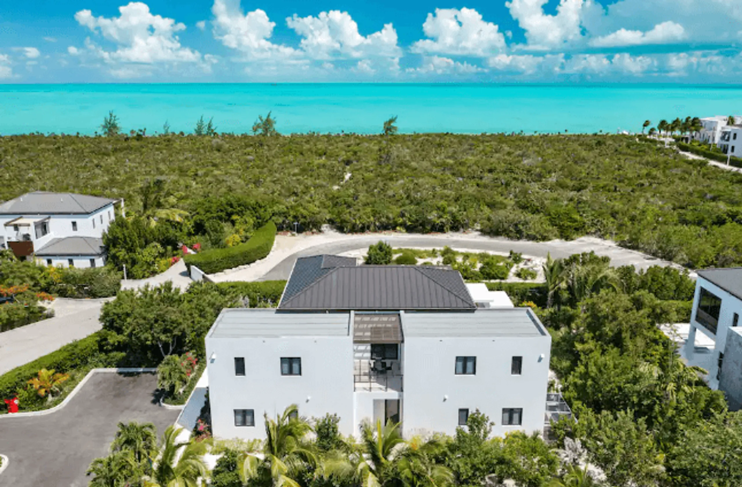 Modern Styled Villa with Private Pool and Direct Private Access to Long Bay Beach — photograph 5