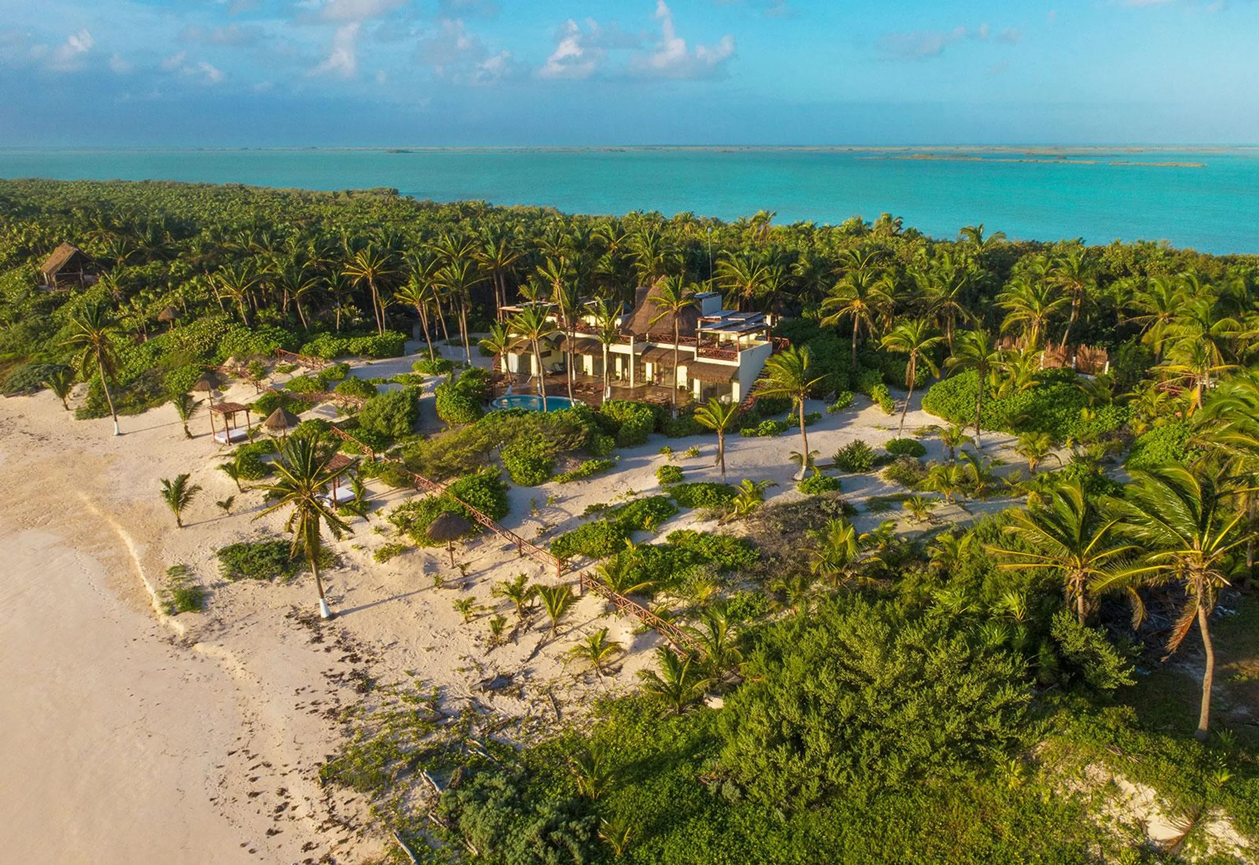 Luxury Beachfront Riviera Maya Villa in Sian Ka'an with Resort Pool — photograph 11