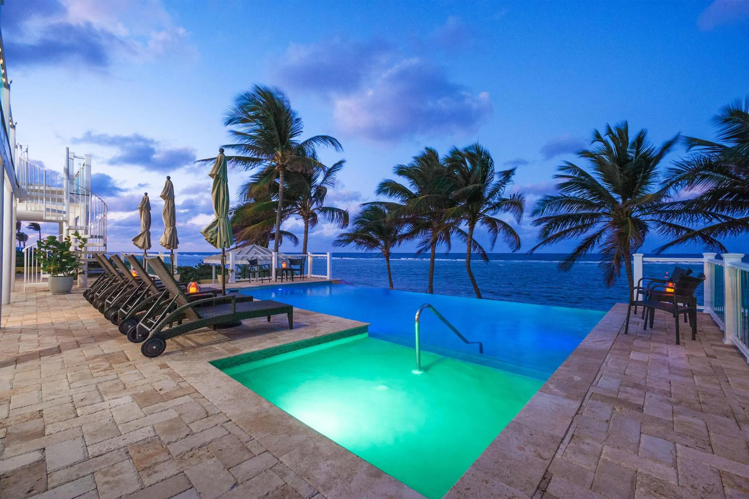 Grand Cayman Reef Villa with Private Pool and Ocean Views — photograph 10