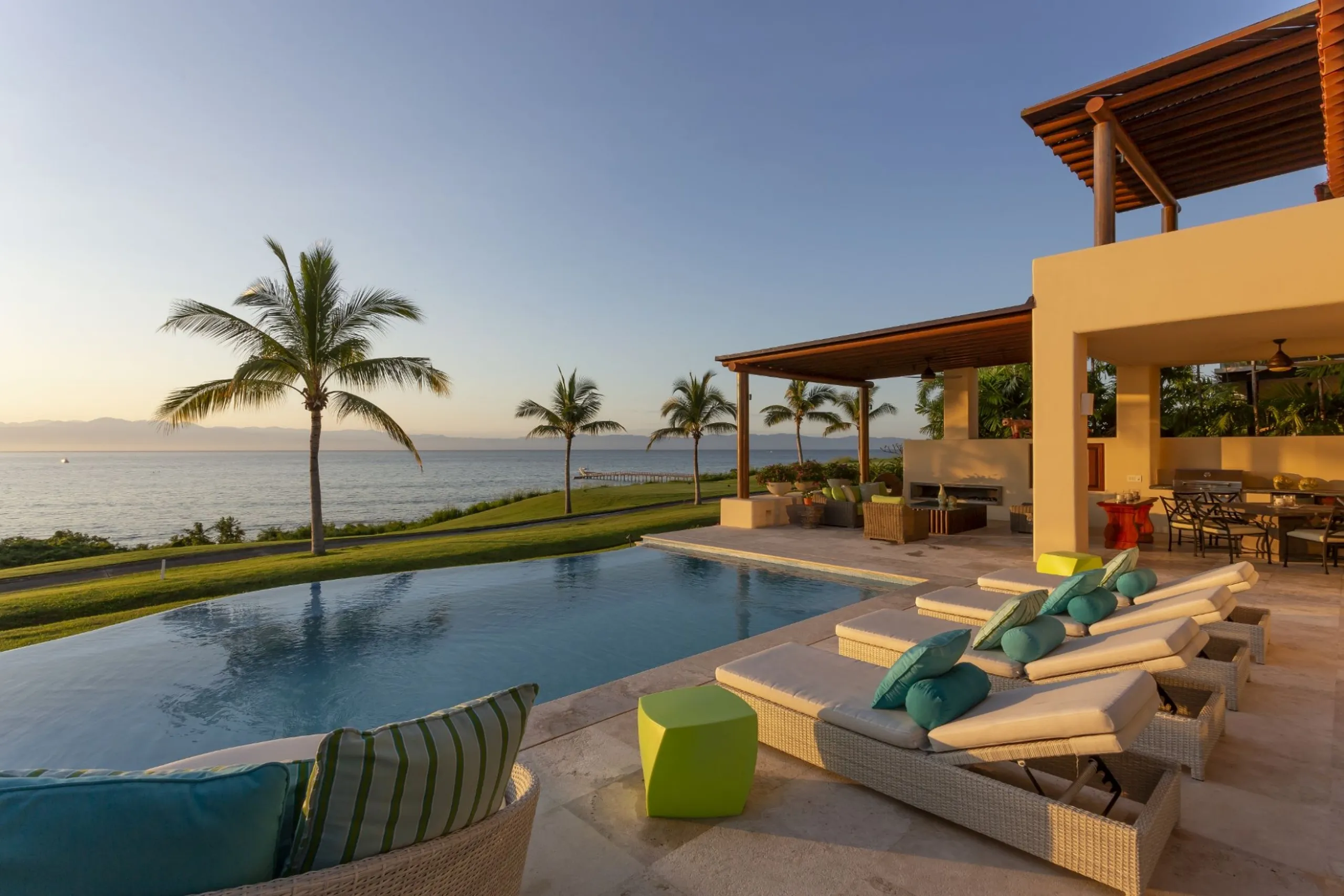 Breathtaking El Encanto Villa in Punta Mita with Private Pool, Ocean Views & Golf Course Access — photograph 5