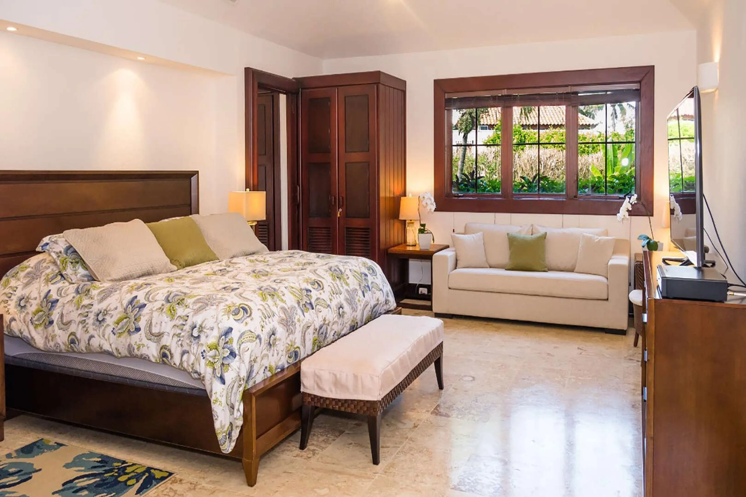 Casa de Campo's Abundant Villa with Sophisticated Comfort — photograph 11