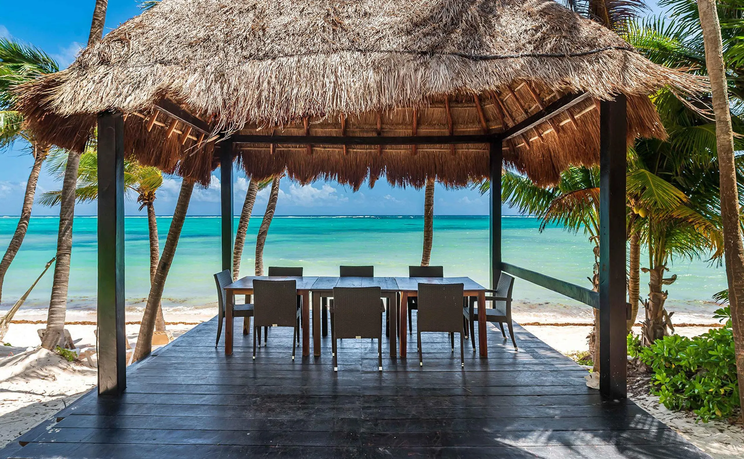 Luxurious Soliman Bay Ocean Front Estate with Private Pool and Stunning Ocean Views — photograph 4