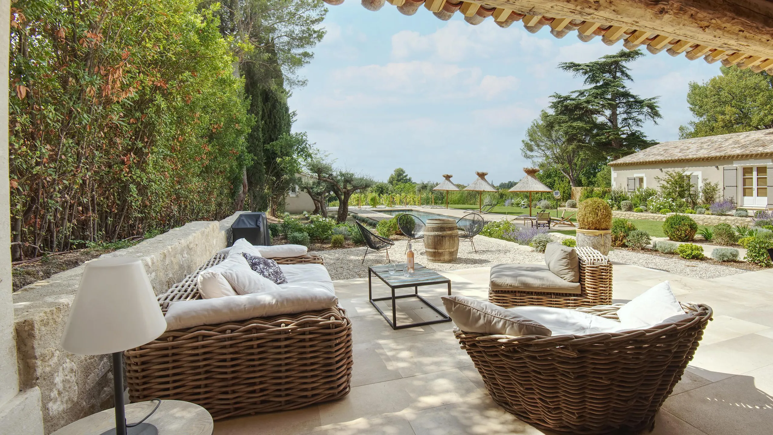 Escapade Elegance with Pool — photograph 7