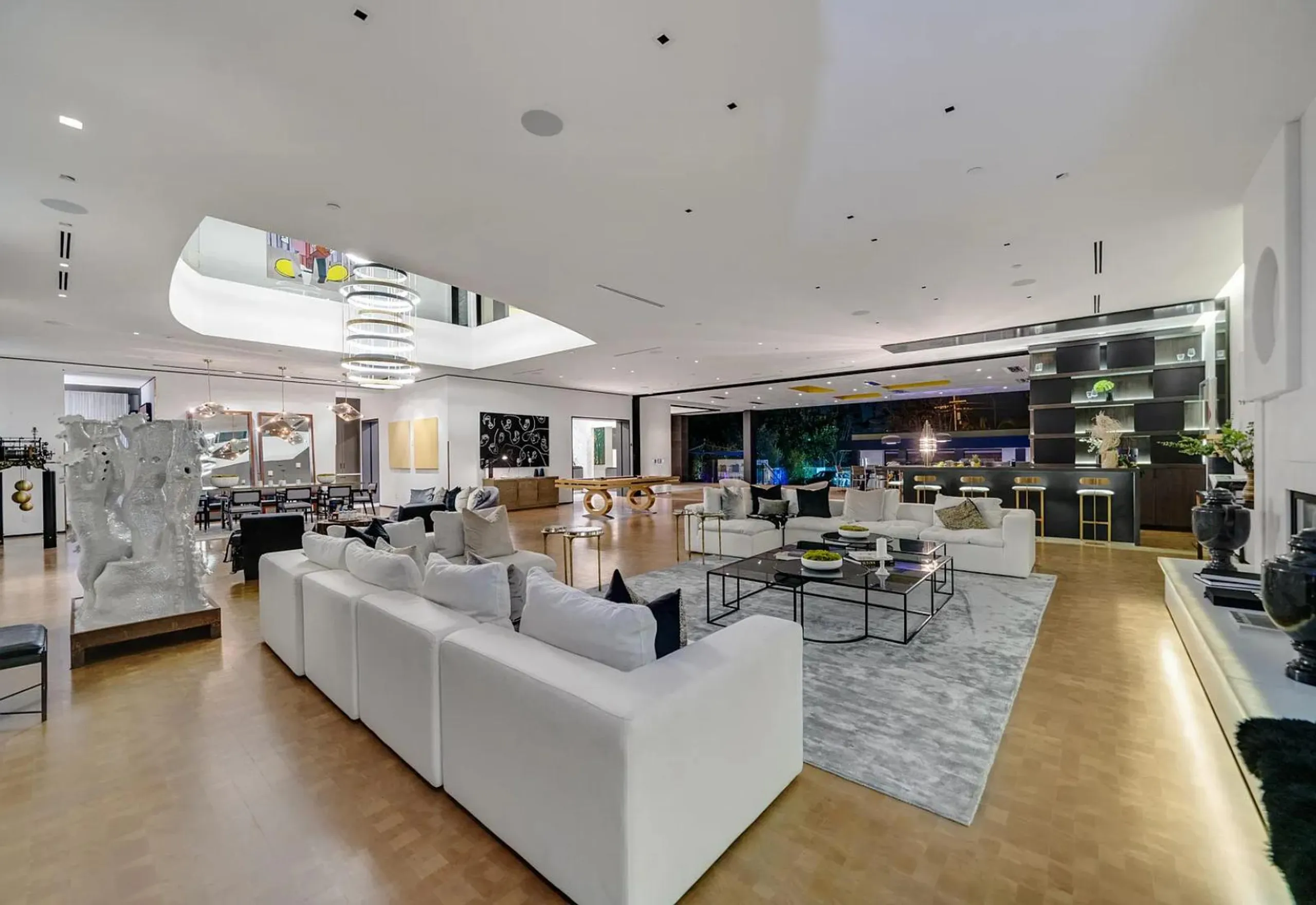 Modern Beverly Hills Villa with Private Pool — photograph 3