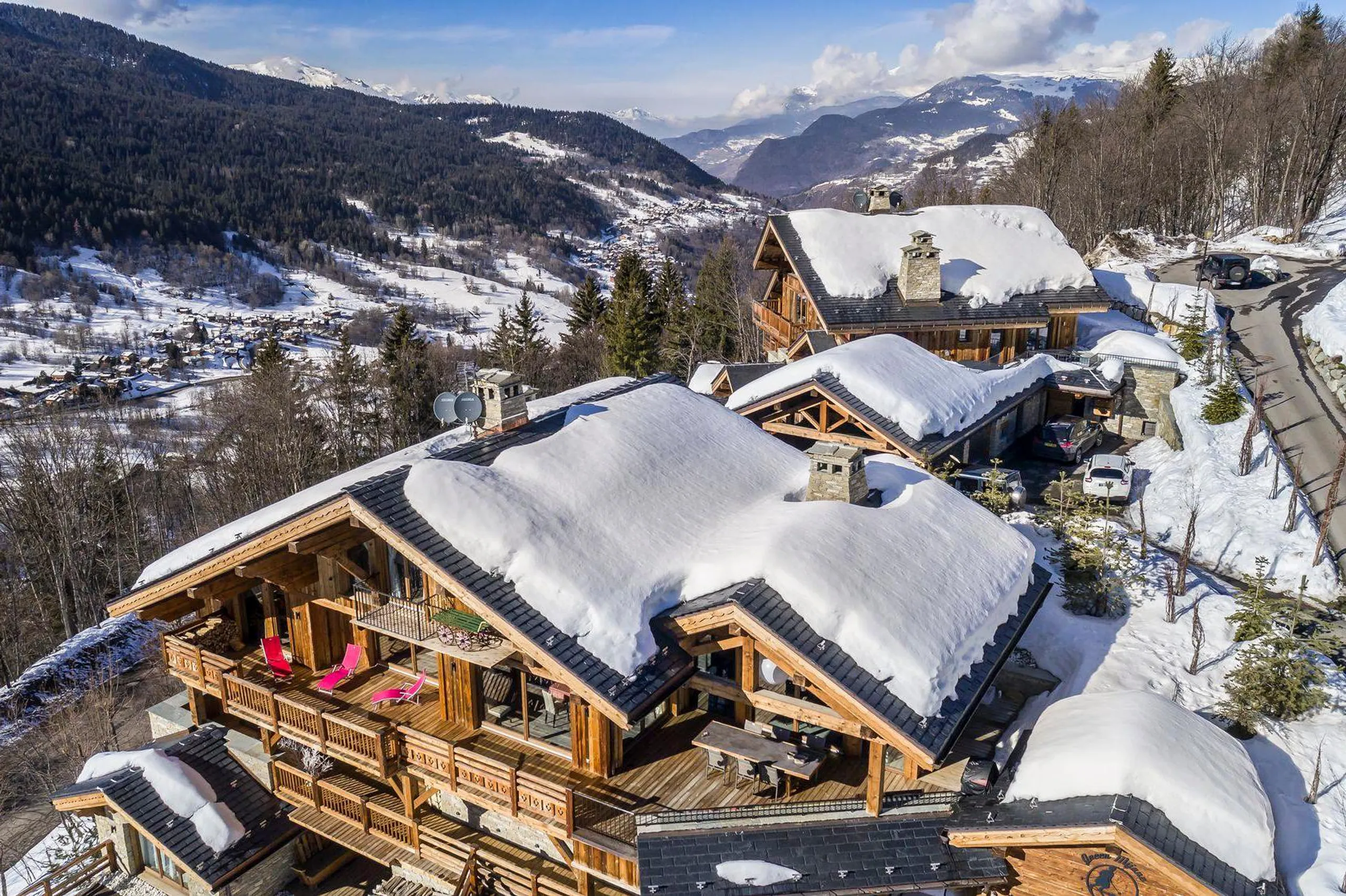 Splendid Six-Bedroom Chalet with Private Hammam — photograph 4