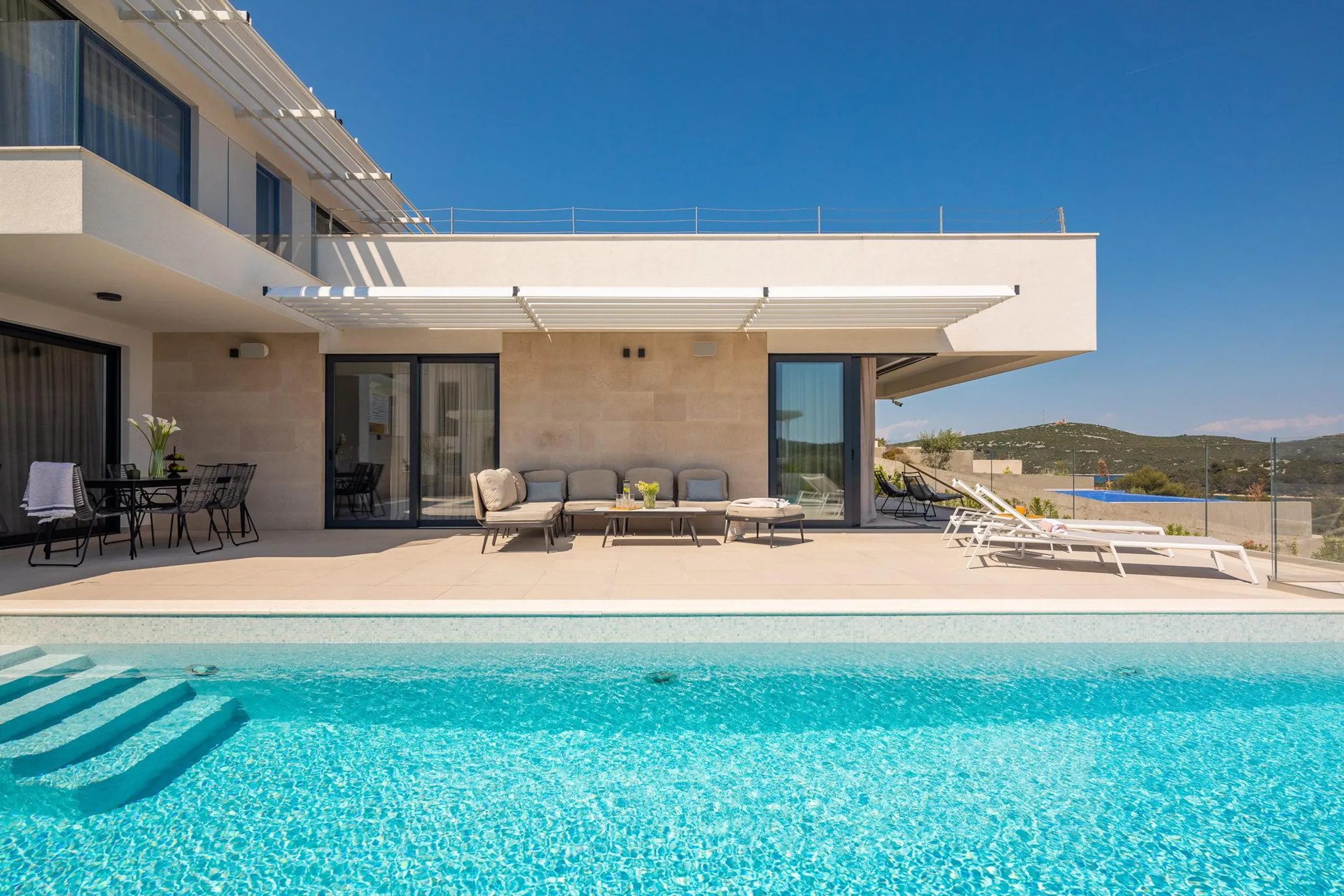 Deluxe Paradise Villa Complex with Private Pools and Breathtaking Sea Views — photograph 10