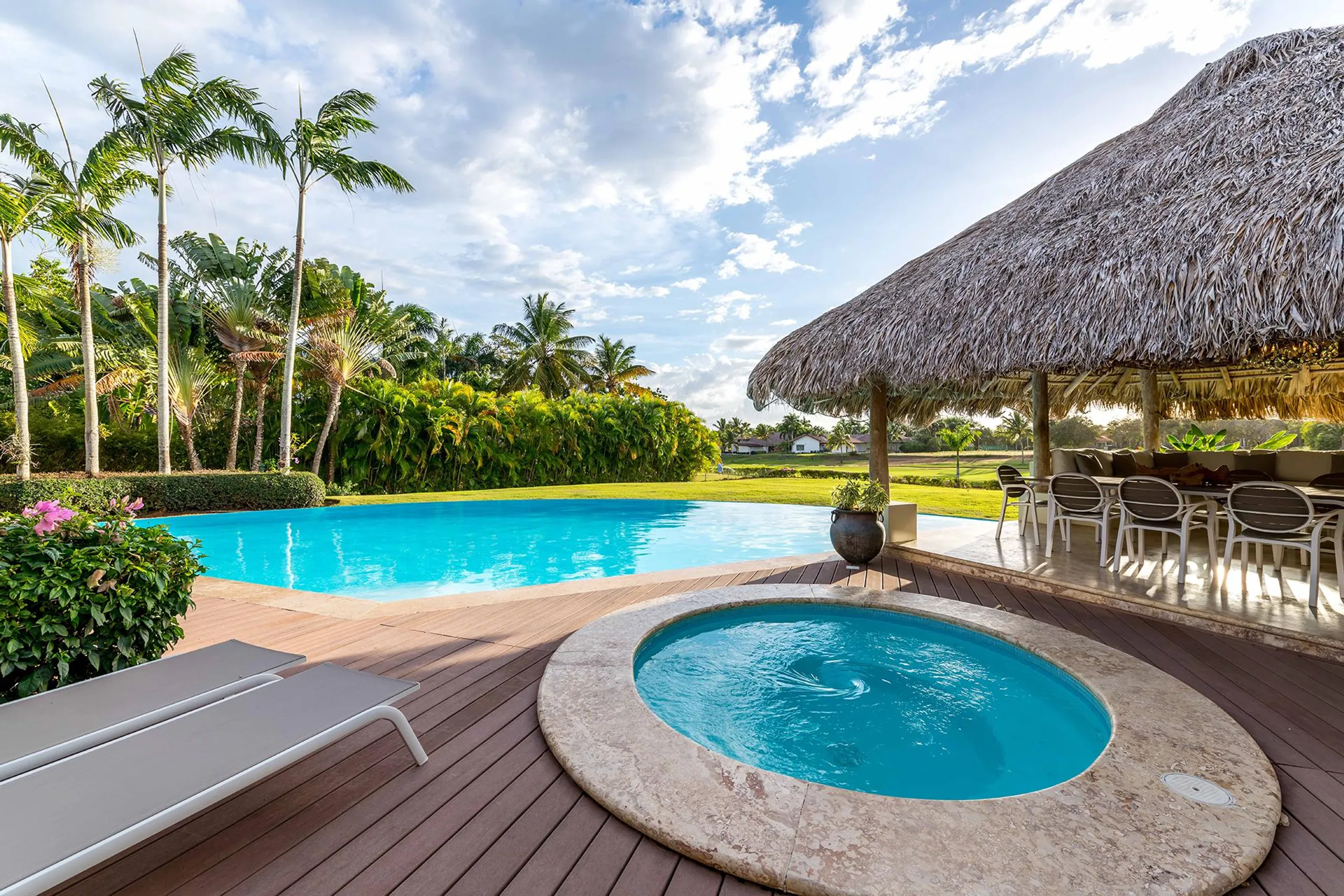 Marvelous 6BR Retreat with Casa de Campo Marina and La Romana Country Club Nearby — photograph 3
