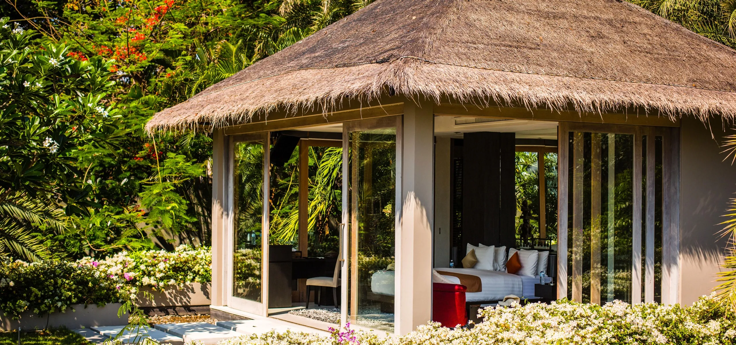 Prestigious 6BR Villa with 20-Meter Infinity Pool State-of-the-Art Amenities and Pristine Coastline — photograph 12