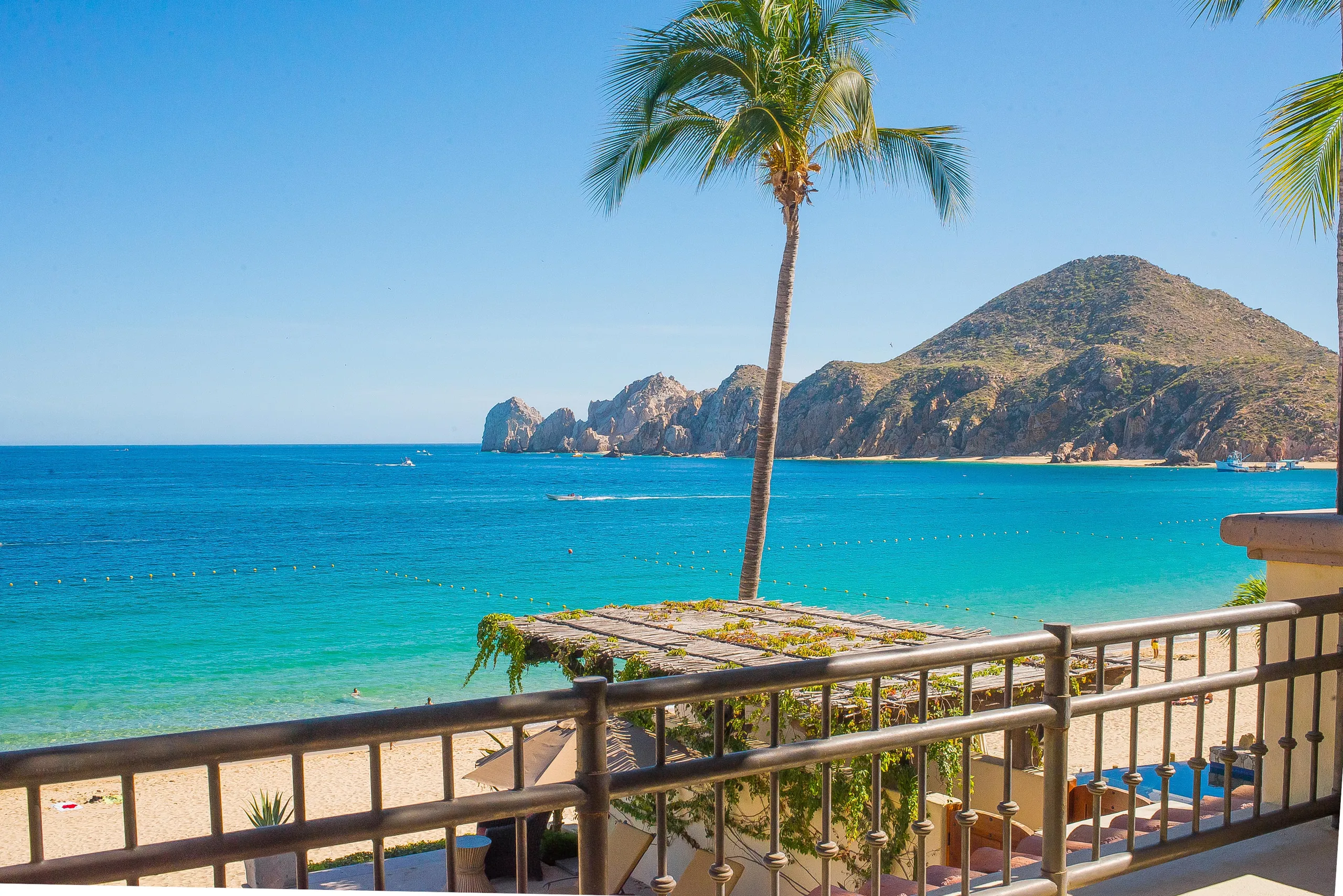 Medano Beachfront Villa with Infinity Pool, Hot Tub and Ocean Views — photograph 7