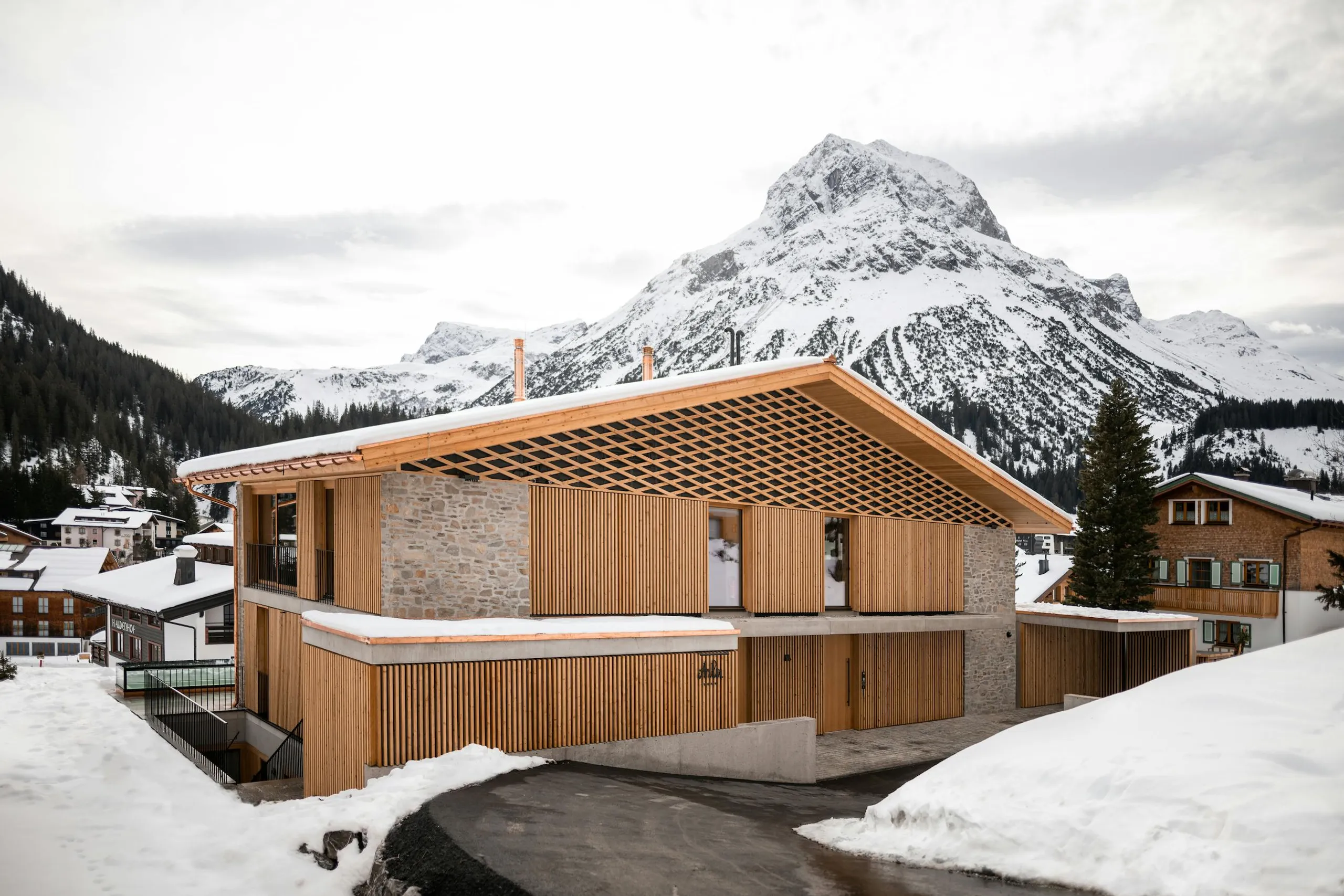 Luxury Lech Chalet with Home Theater and Game Room — photograph 6