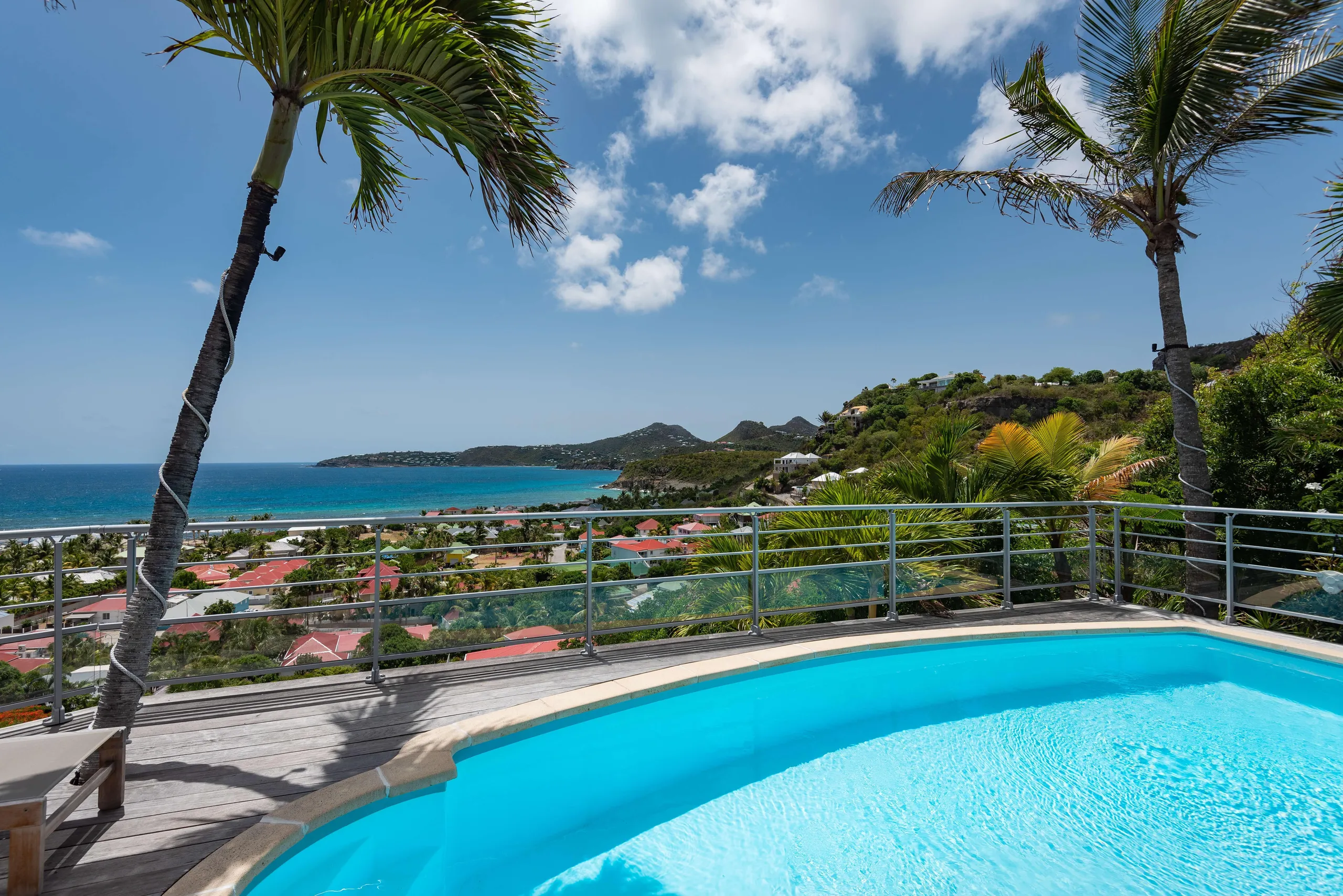 Chic and Charming Villa with Private Pool and Ocean Views — photograph 7