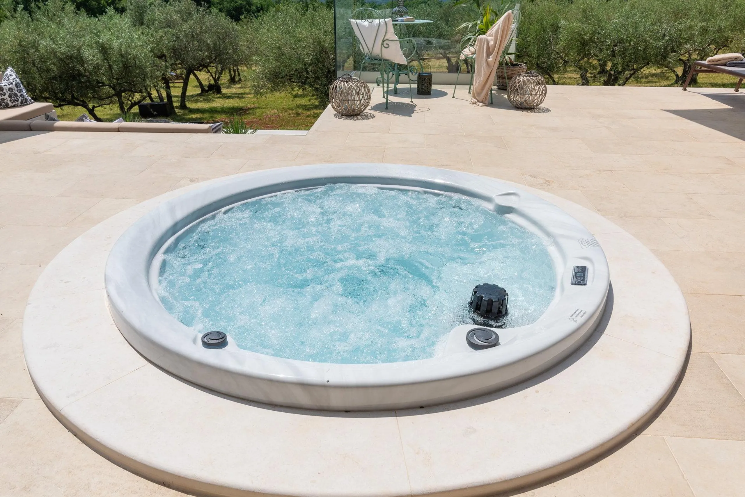 Plush and Inviting 4Bedroom Villa with Private Pool, Jacuzzi and Sauna — photograph 12