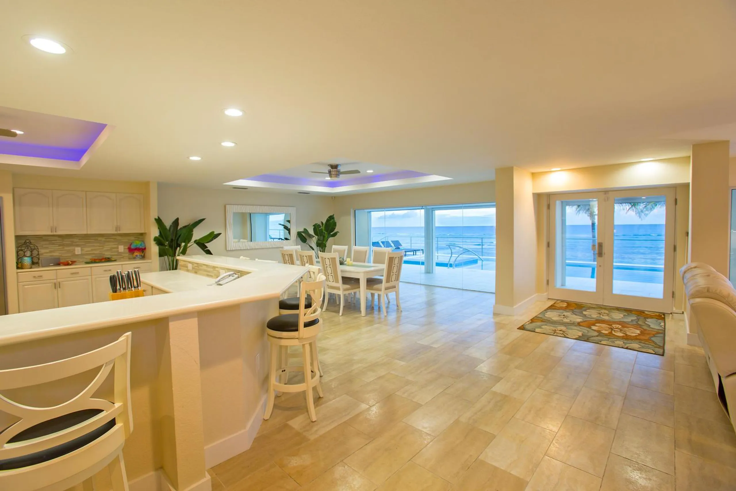 Elegant Twin Palms Beach Front Villa with Private Pool and Beach Access — photograph 11