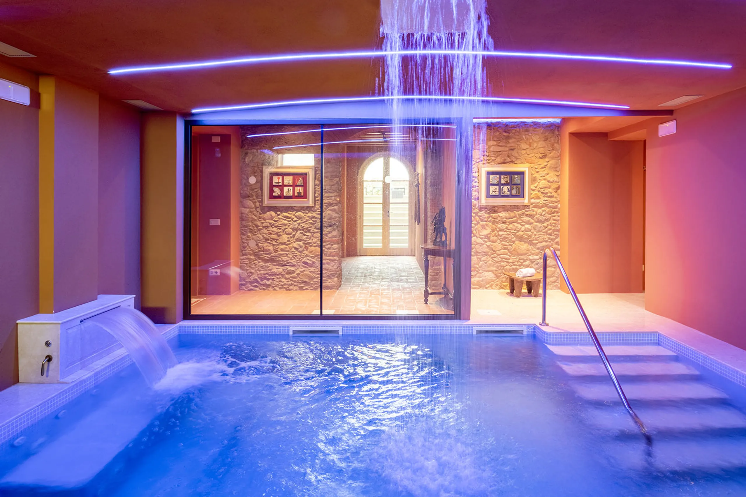 Sumptuous Tuscan Estate with Heated Pool, Saunaa and Helipad — photograph 5