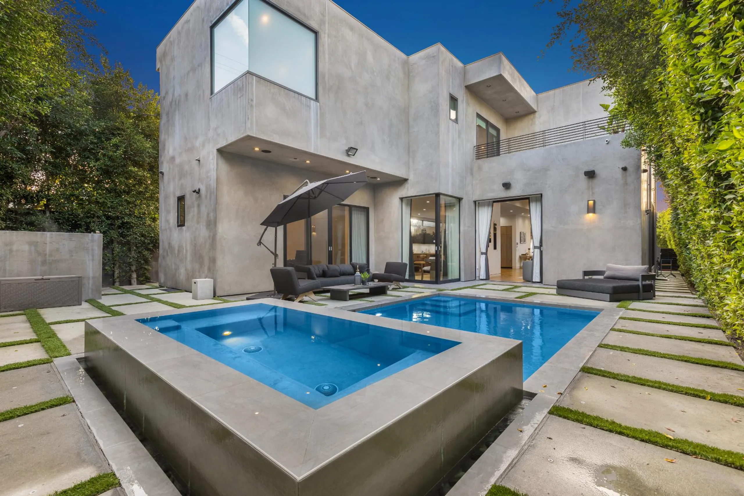 Deluxe West Hollywood Villa with Invigorating Pool, West Hollywood
