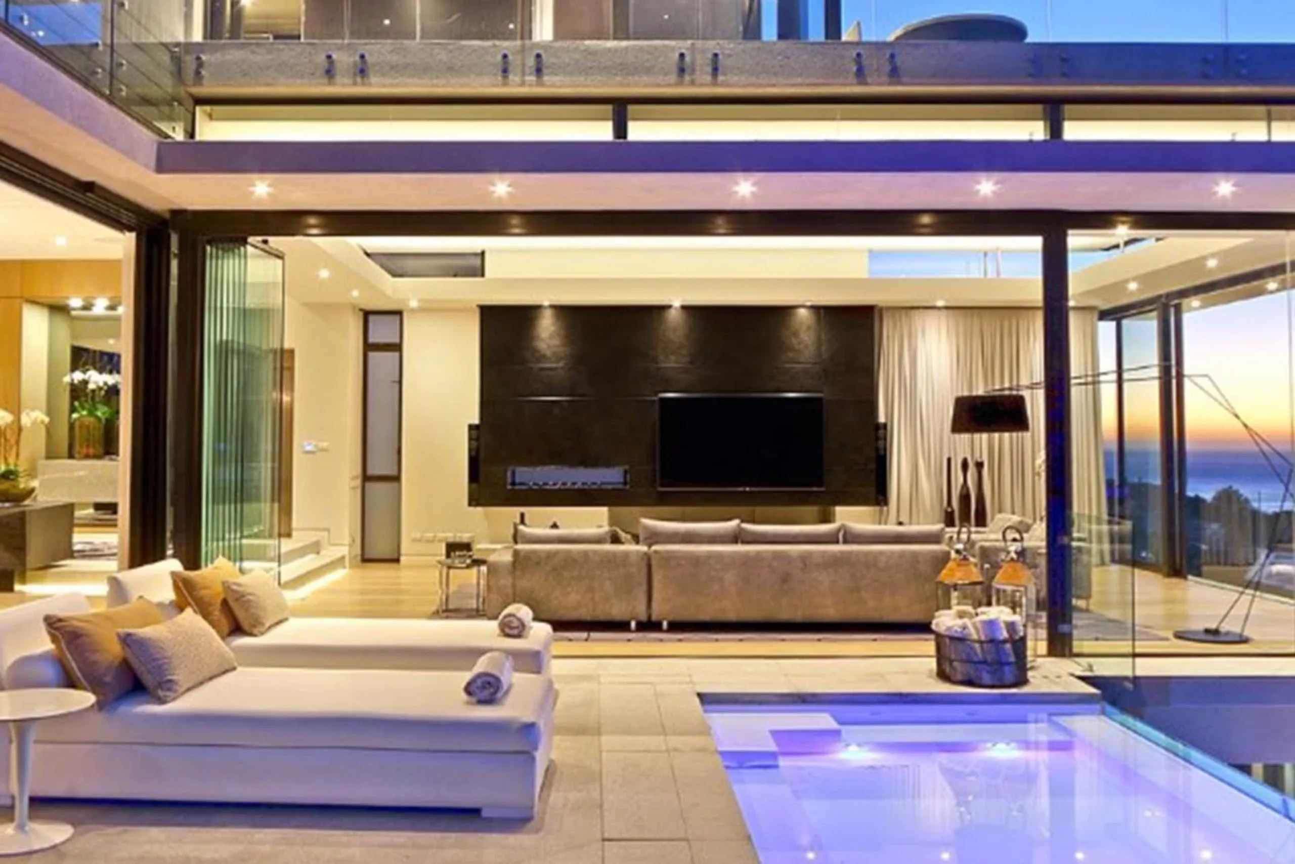 Magnificent Modern Contemporoary Villa with Sweeping Ocean Views — photograph 6