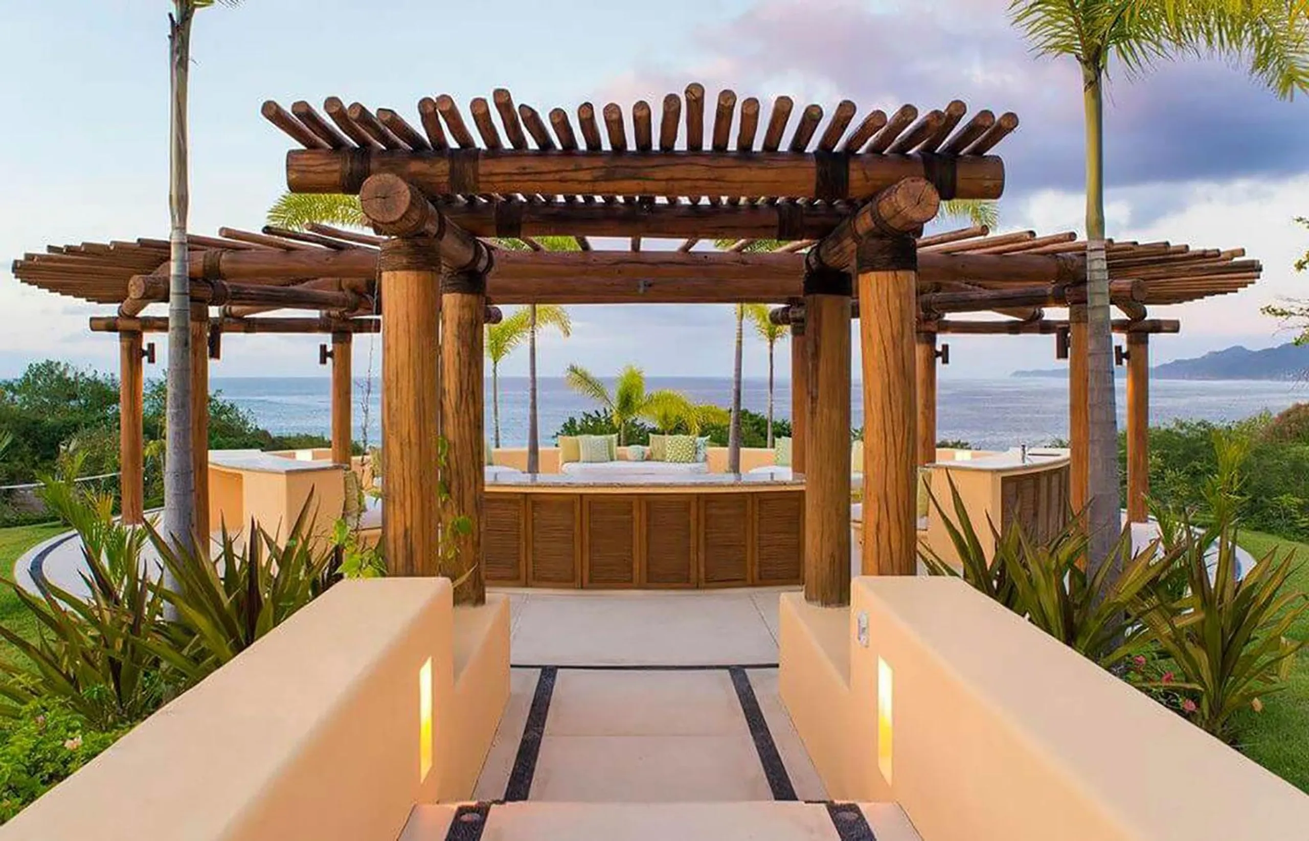 Kupuri Beach Front Grand Estate with Multiple Infinity Pools and Panoramic Ocean Views — photograph 6