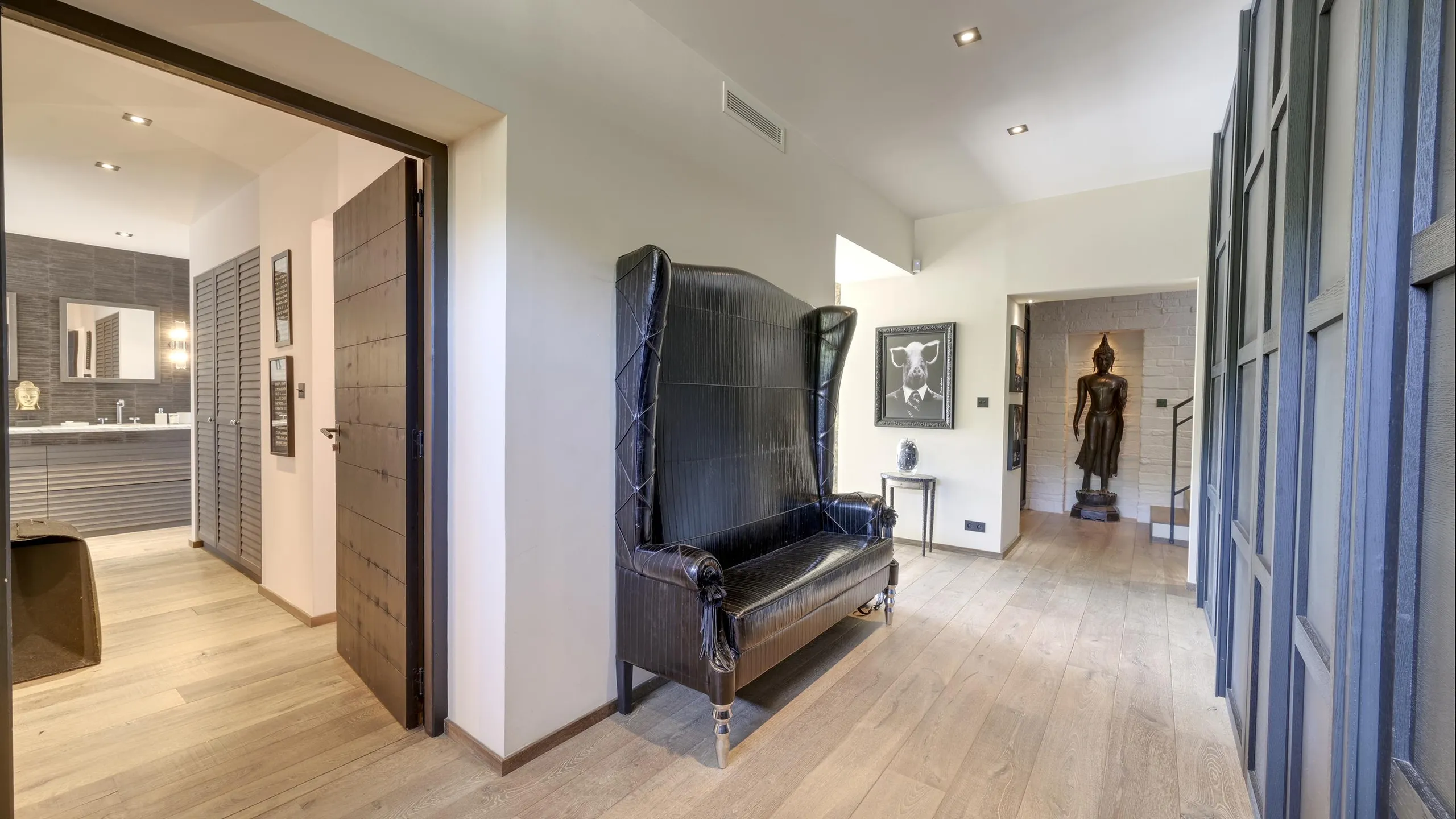 Chic Escape  with Panoramic Mountain Views and a Heated Pool — photograph 12