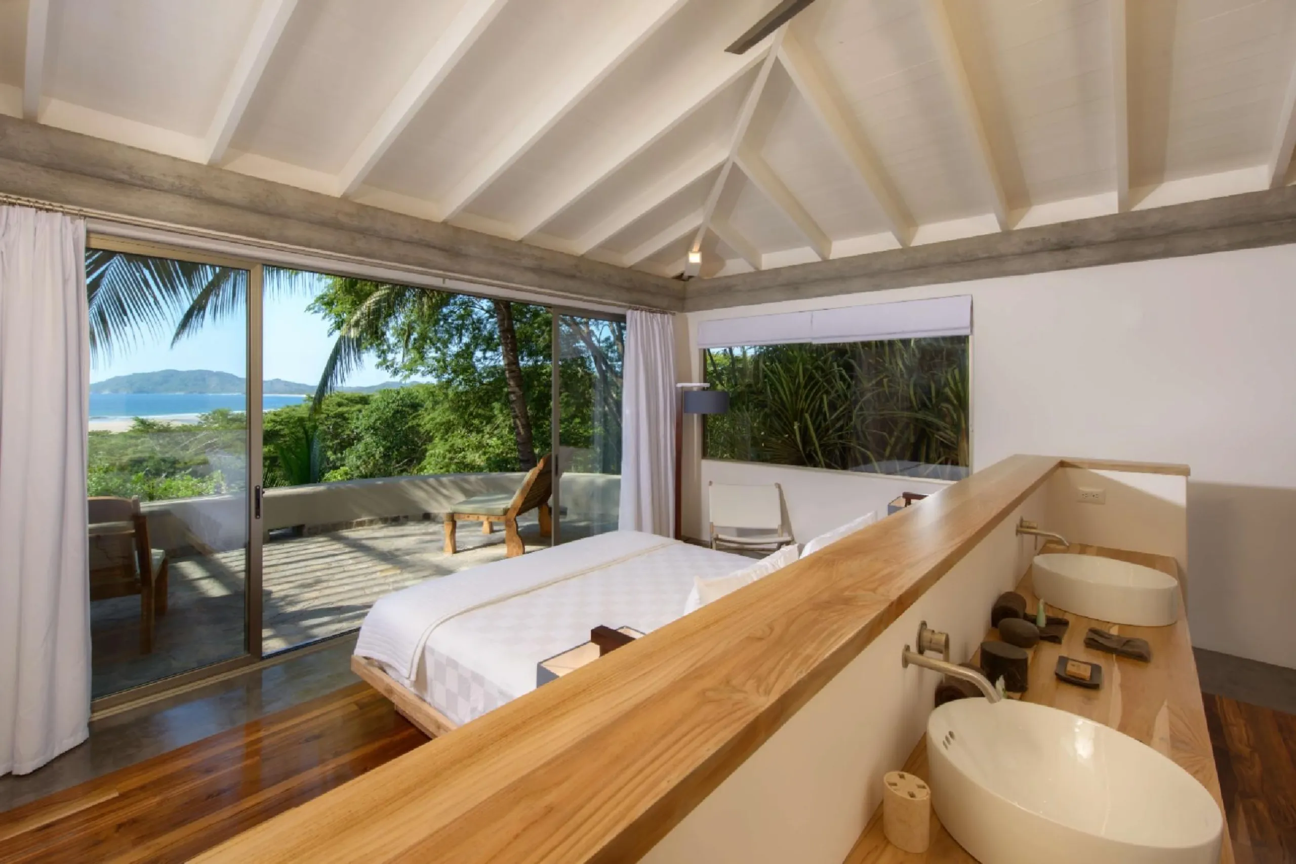 Incredible Ocean View Luxury Estate with Private Infinity Pool — photograph 8