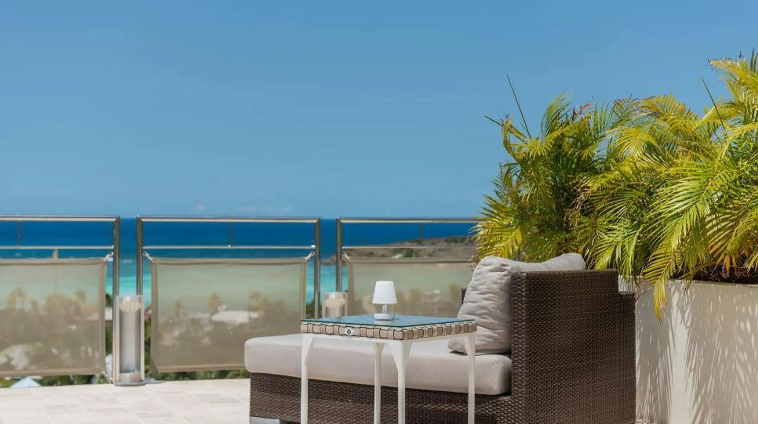 Secluded Paradise Villa Overlooking Crystal-Clear Lagoon — photograph 11