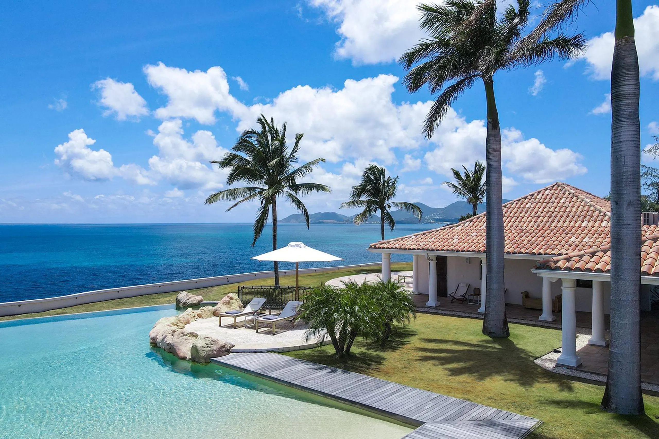 Luxury Terres Basses Estate with Lagoon Infinity Pool and Caribbean Sea Views — photograph 12