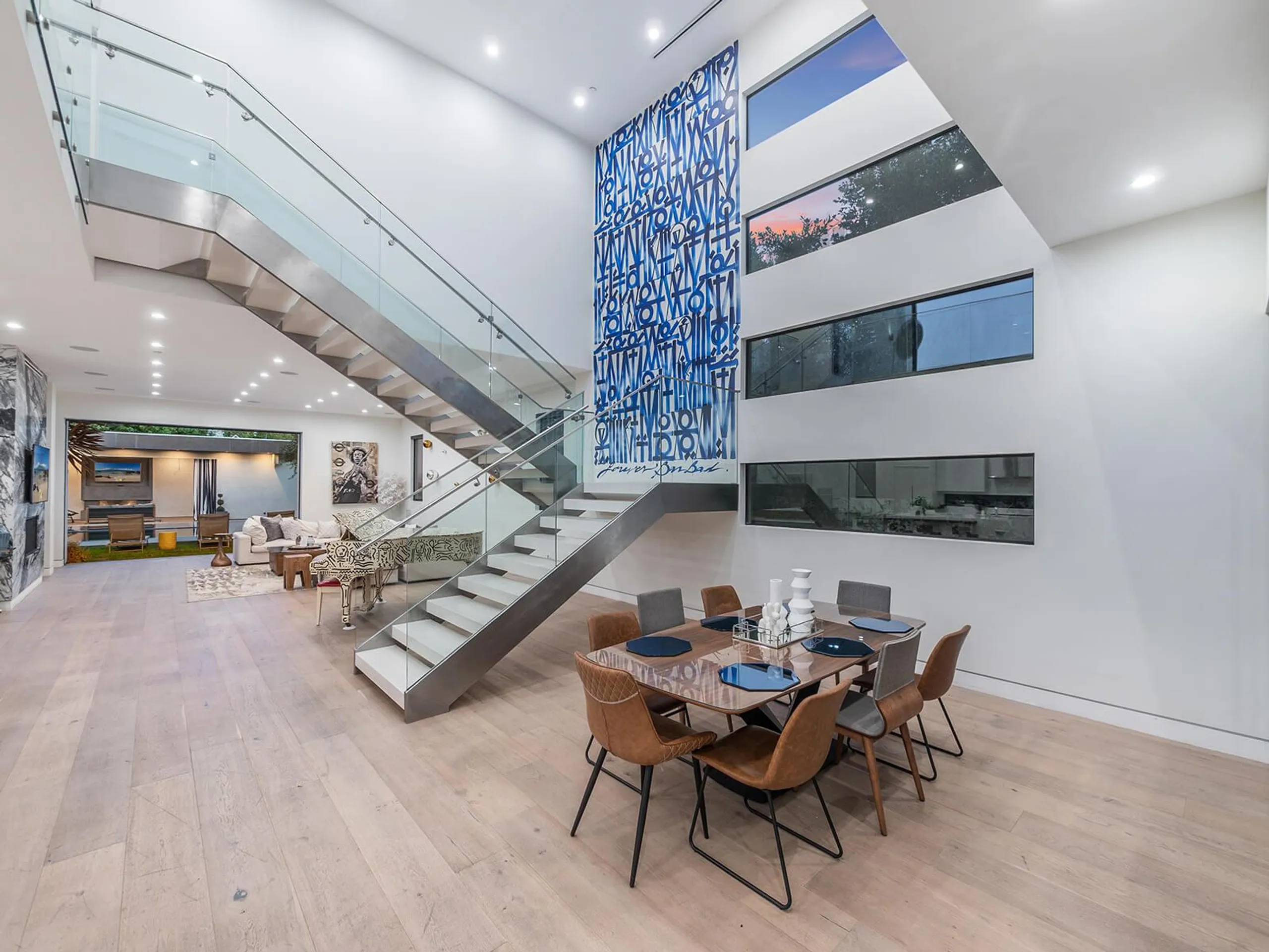 Impeccably Decorated Villa with Pool, Cabana, and Rooftop Deck — photograph 10