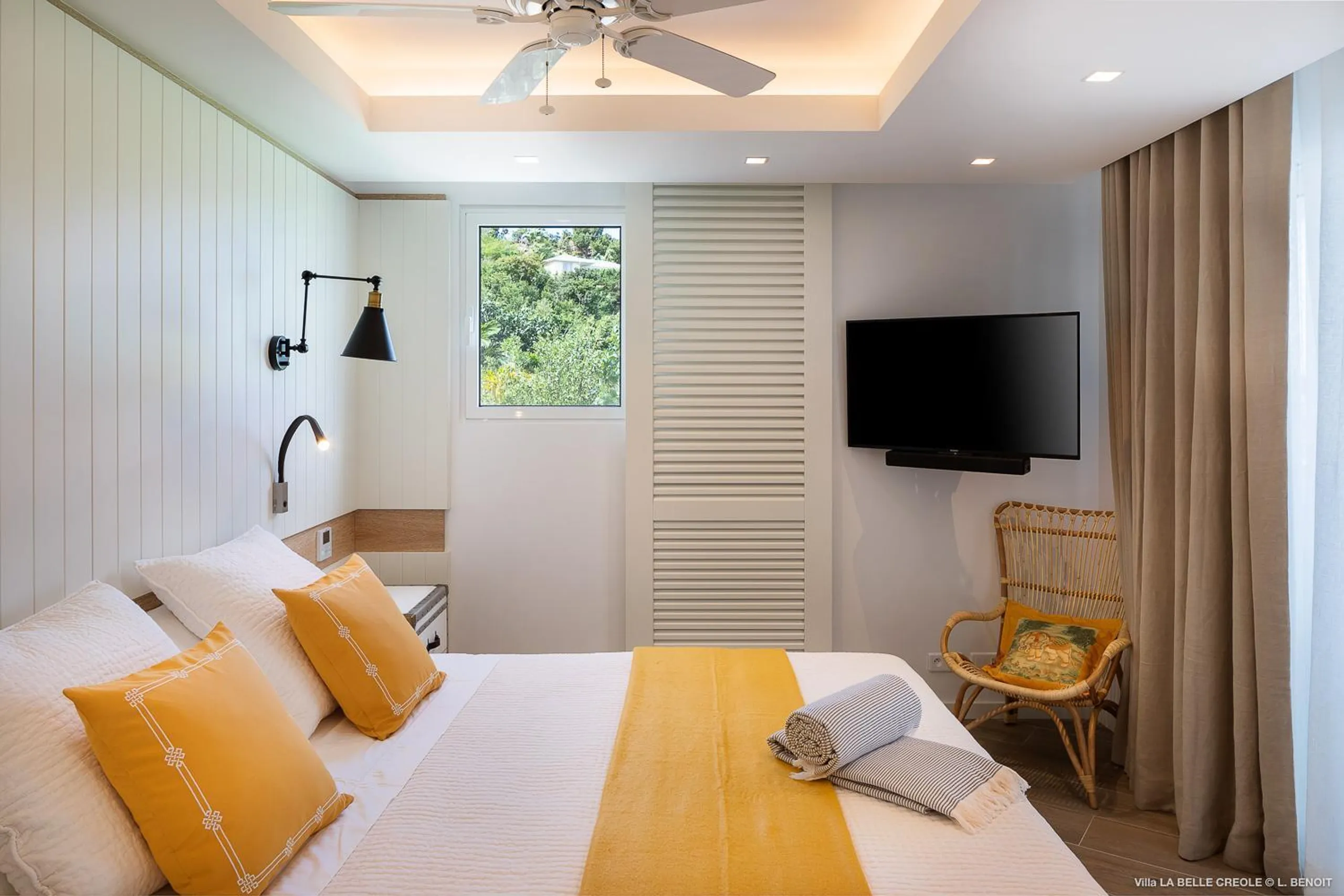 Posh St Jean Luxury Seaview Villa with Private Pool — photograph 8