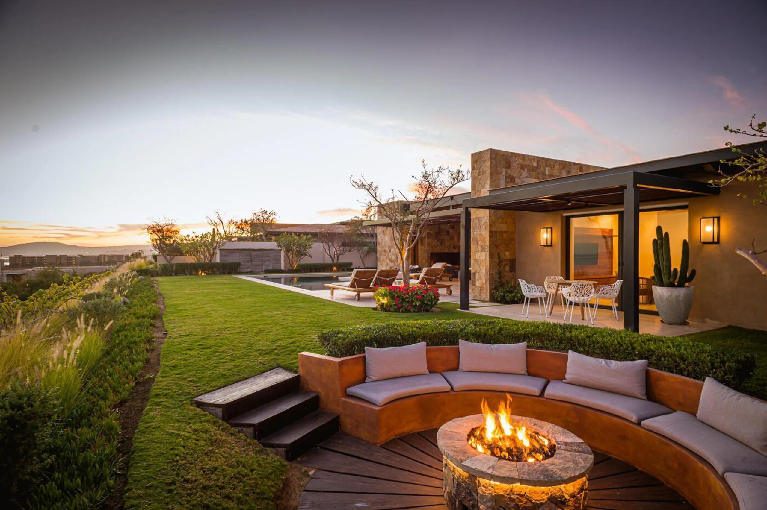 Richly Adorned Puerto Los Cabos Architectural Estate with Zero Edge Pool and Spectacular Views — photograph 6