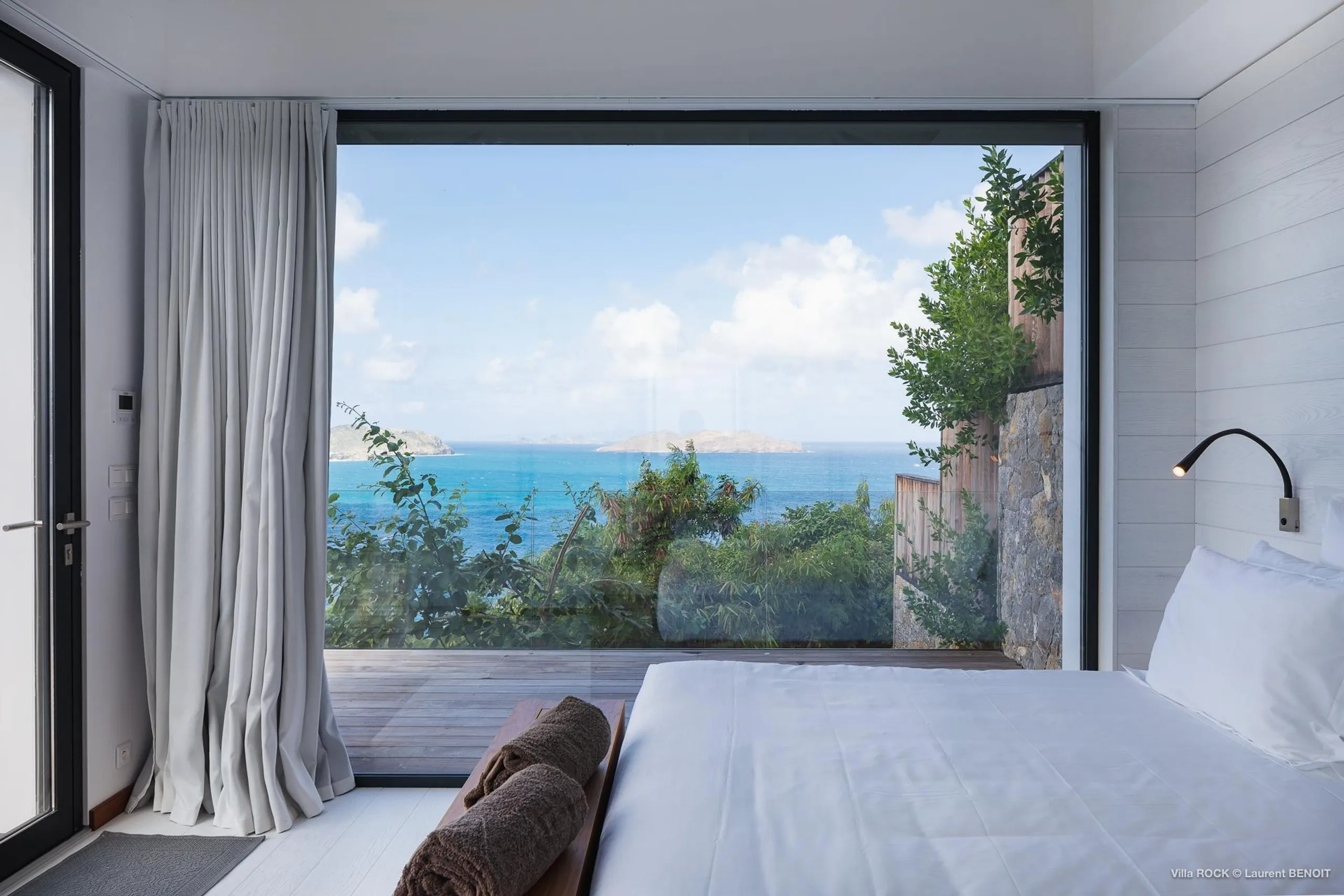 Majestic Camaruche Villa with Infinity Pool and Ocean Views — photograph 8