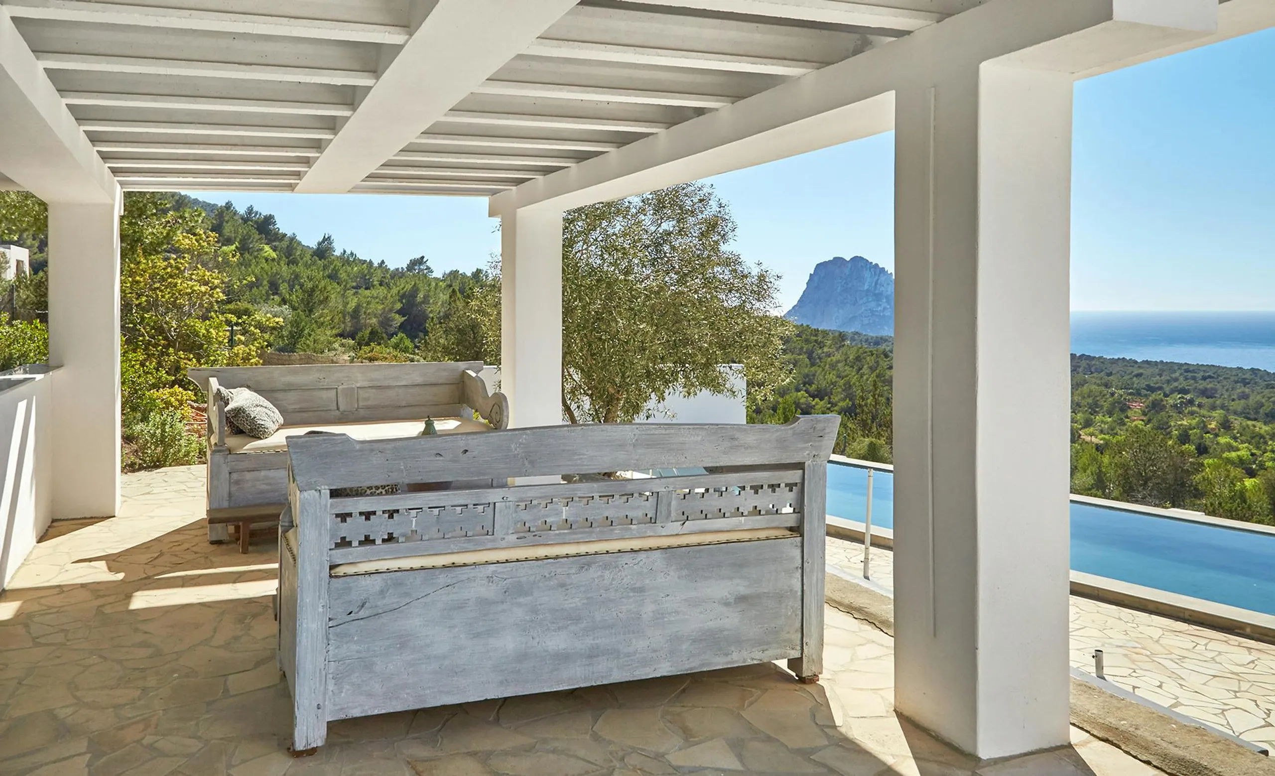 Breathtaking Ibiza Estate with Private Pool, Gazebo, and Sweeping Ocean Views — photograph 5