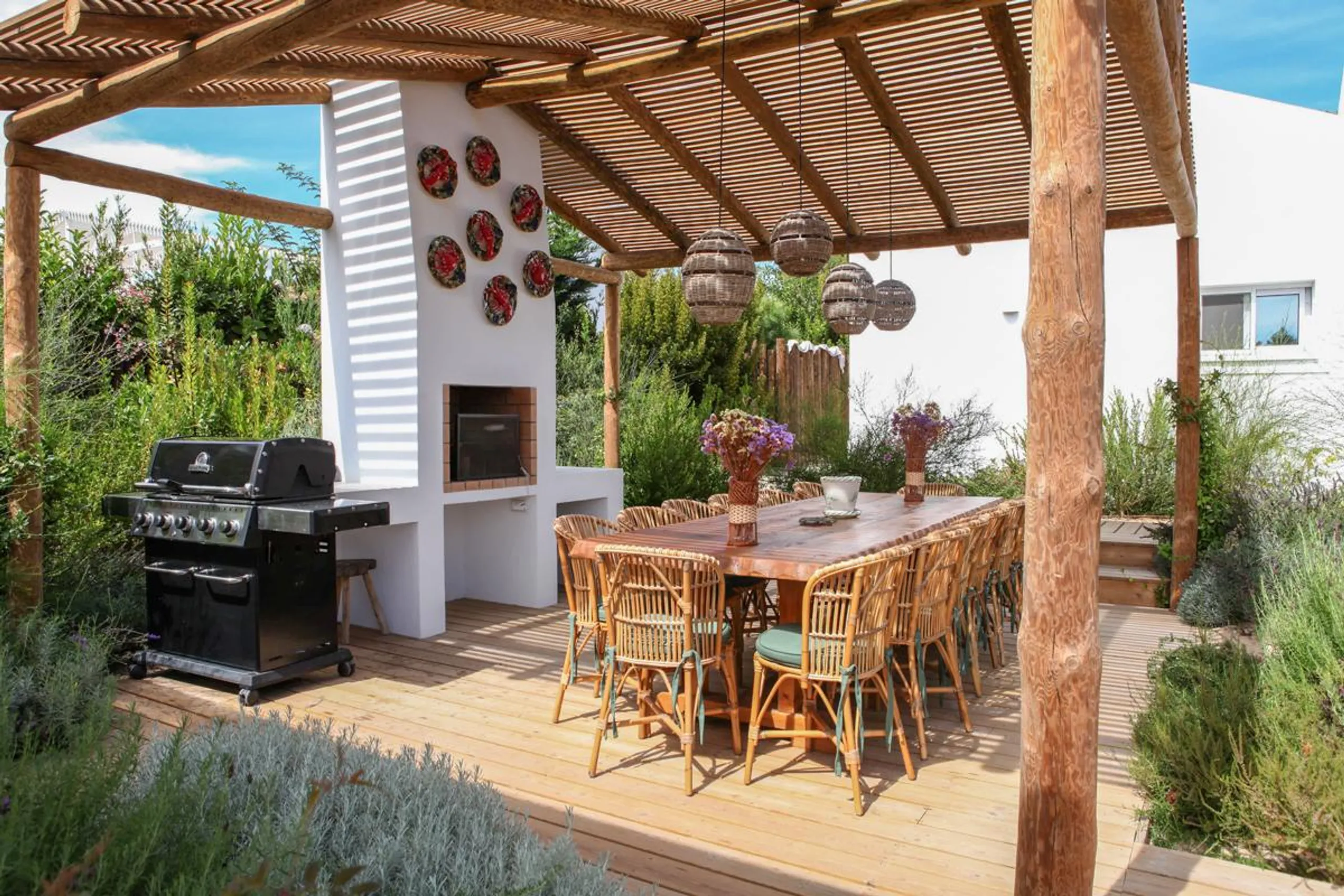 Superb 7 Bedroom Villa with Private Pool, Private Beach Access and Nature Views — photograph 9