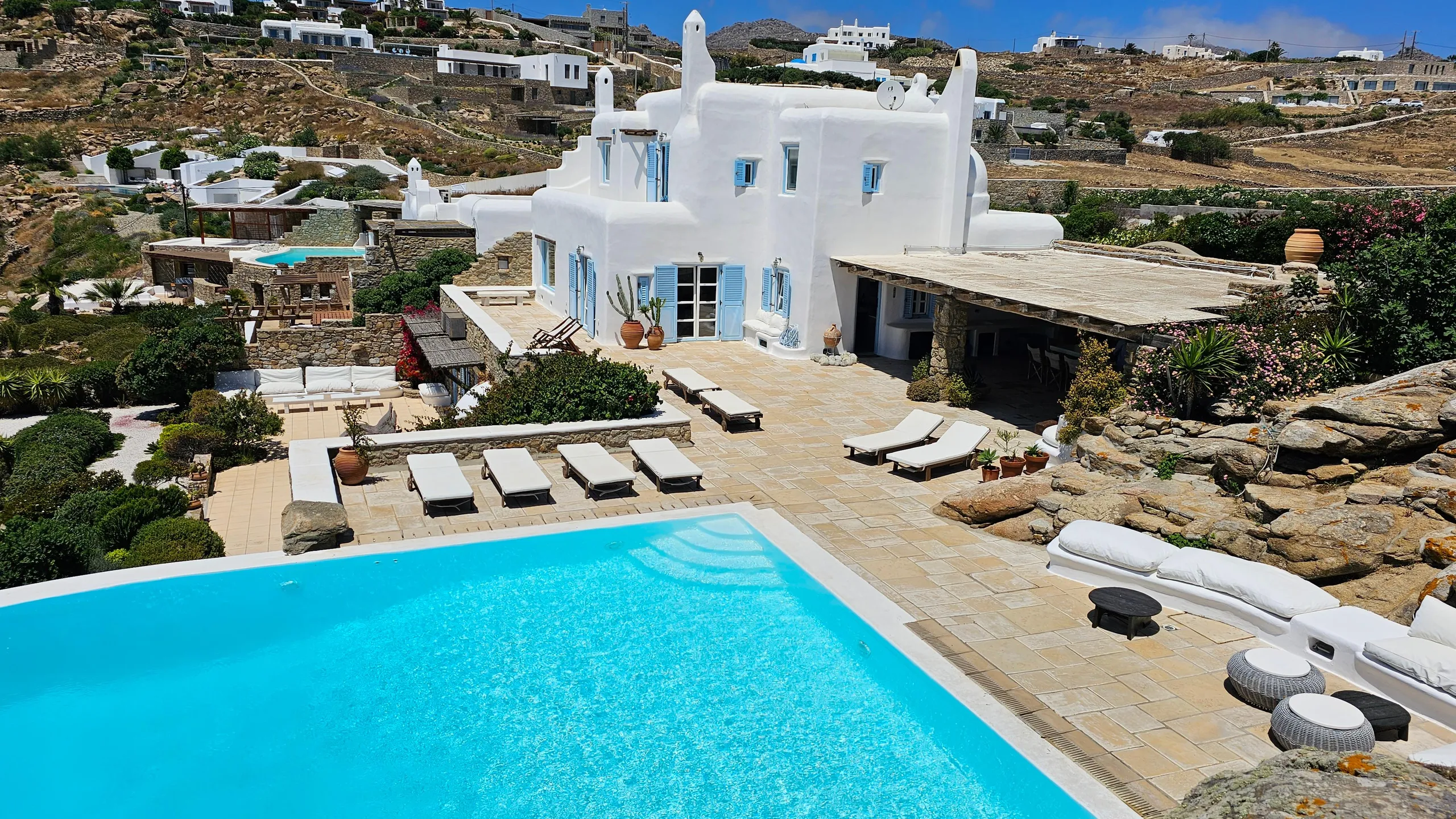 Elegant Mykonos Luxe Villa With Large Pool and Panoramic Ocean Views — photograph 5