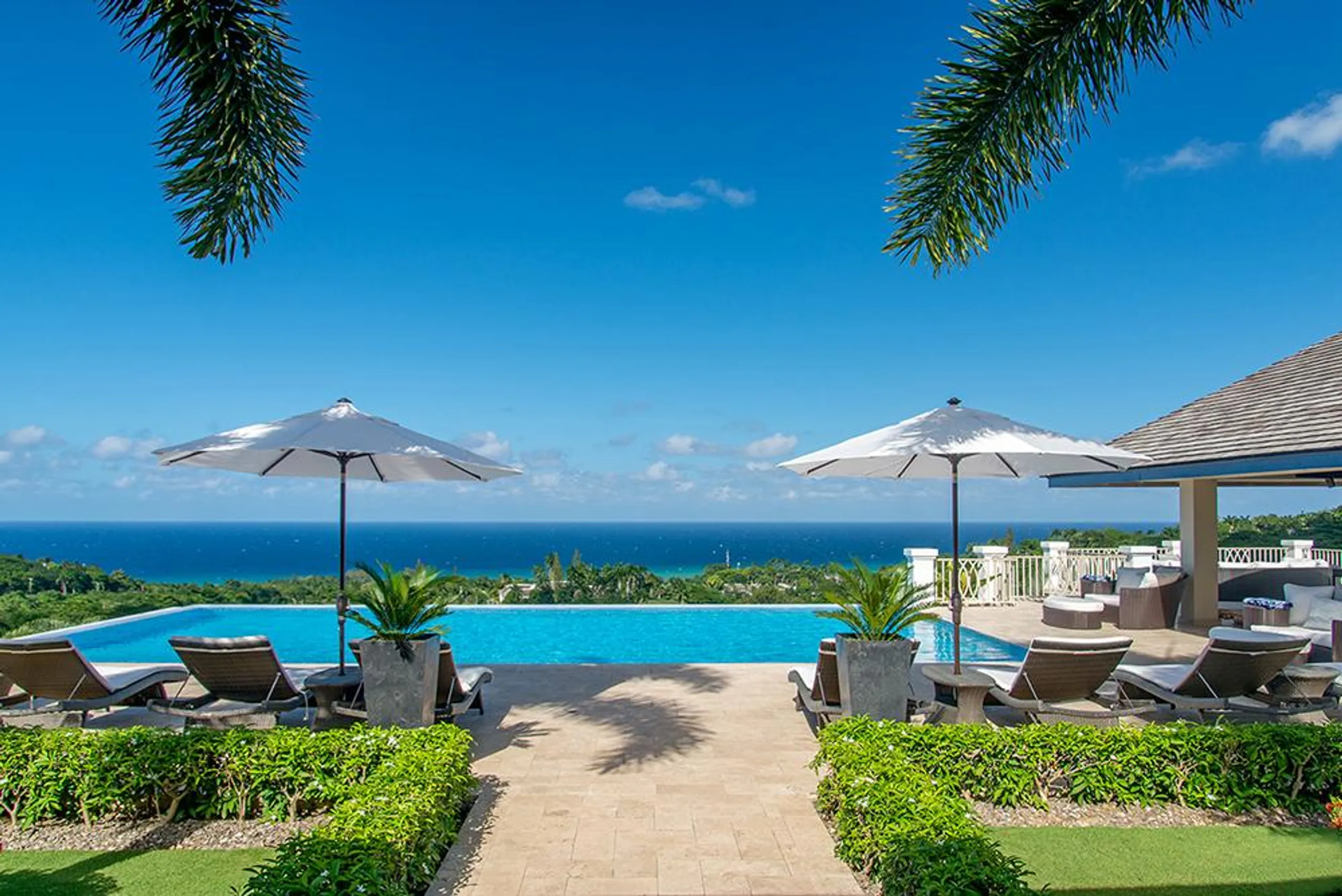 Sophisticated Sandy Bay Villa with Infinity Pool and Panoramic Ocean Views, Montego Bay