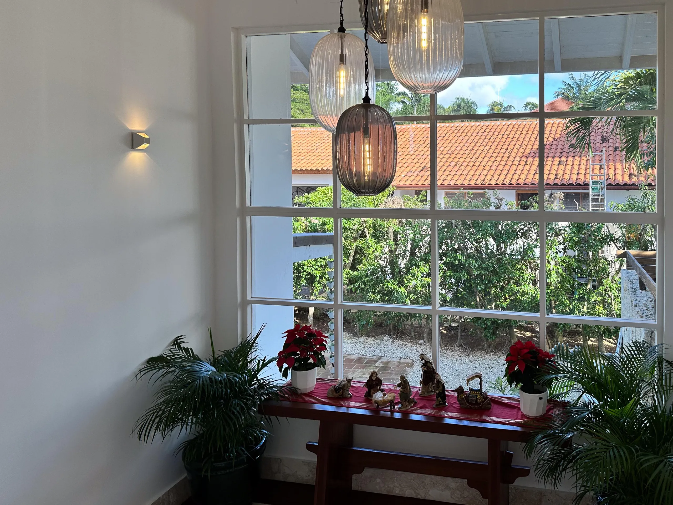 Radiant 6BR Villa with Private Pool, Surrounded by Ocean and Nature — photograph 11