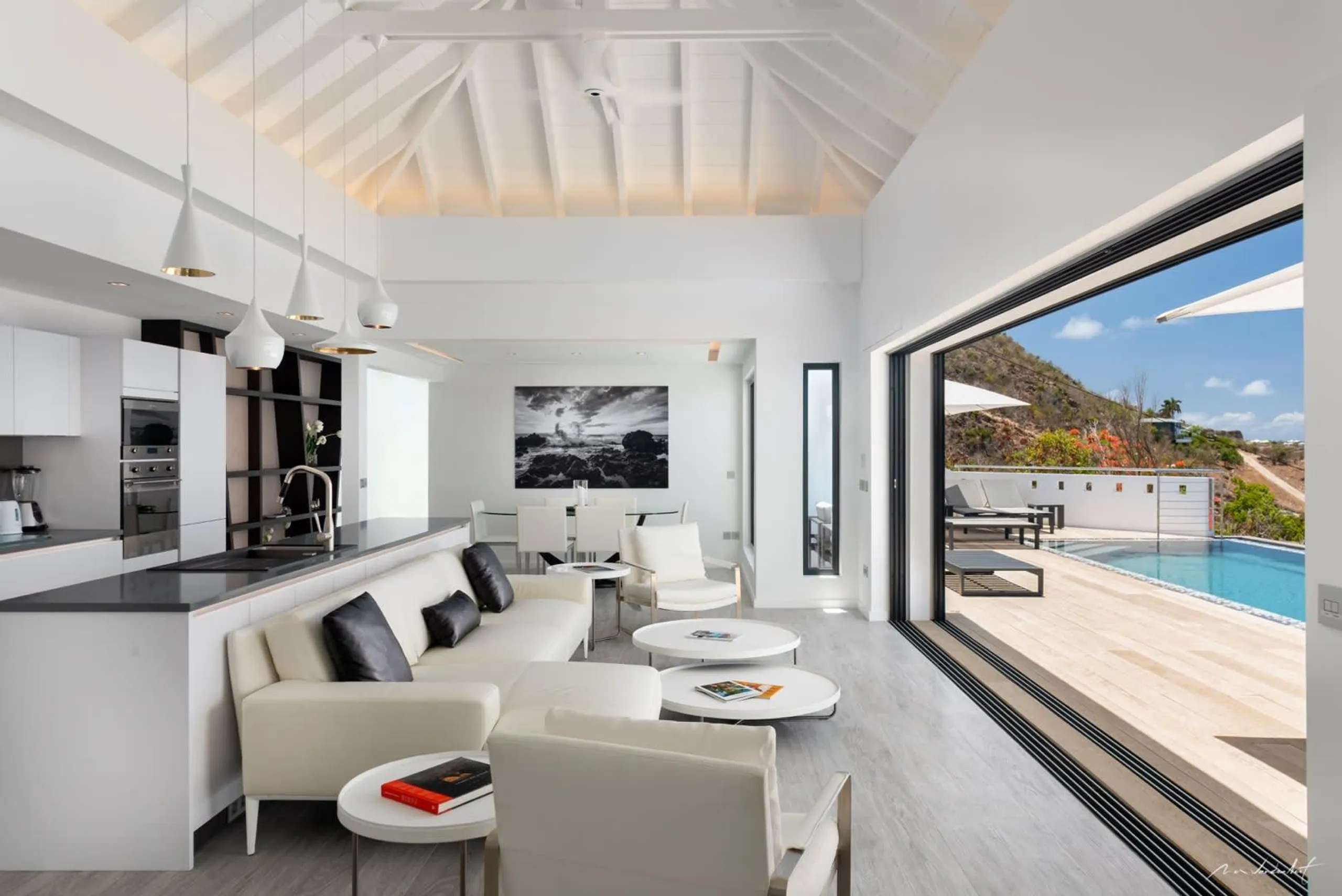 Stunning Modern Villa On The Hills With Pool And Panoramic View — photograph 6