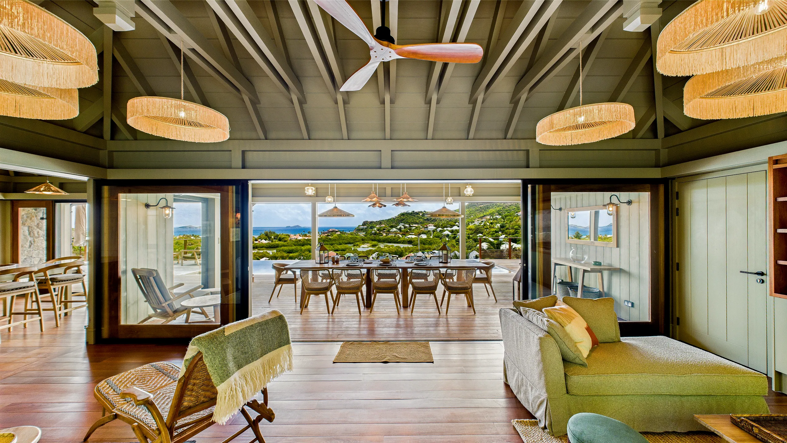 Chic St. Jean Villa with Heated Pool, Overlooking St. Jean — photograph 9