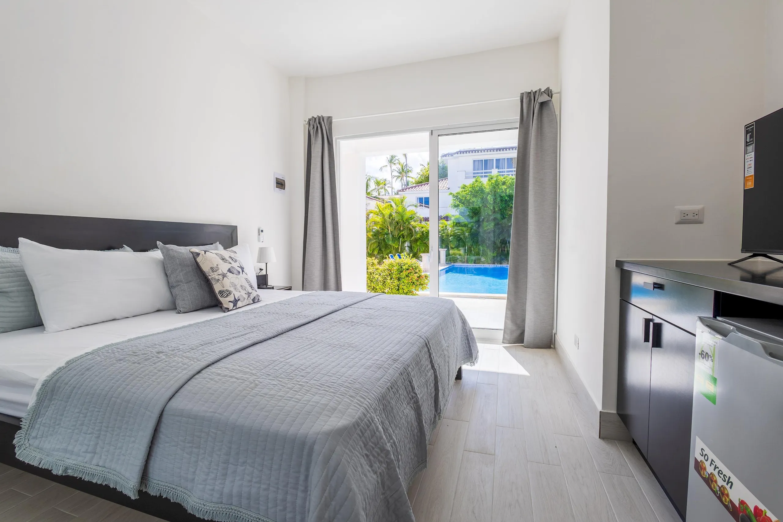 Deluxe Punta Cana Villa with Private Pool and Walks to Beach — photograph 4