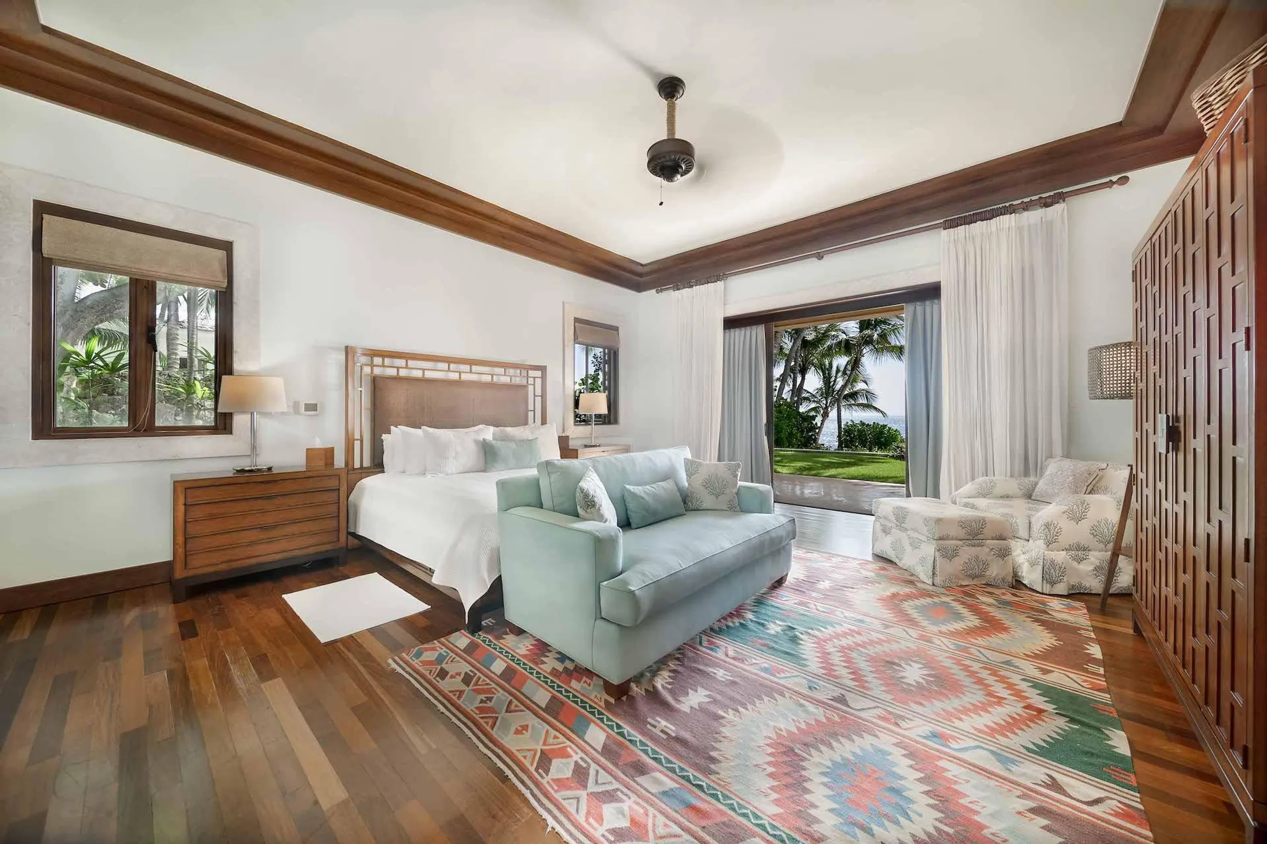 Breathtaking Oceanfront Villa with Swimming Pool and Gazebo — photograph 10