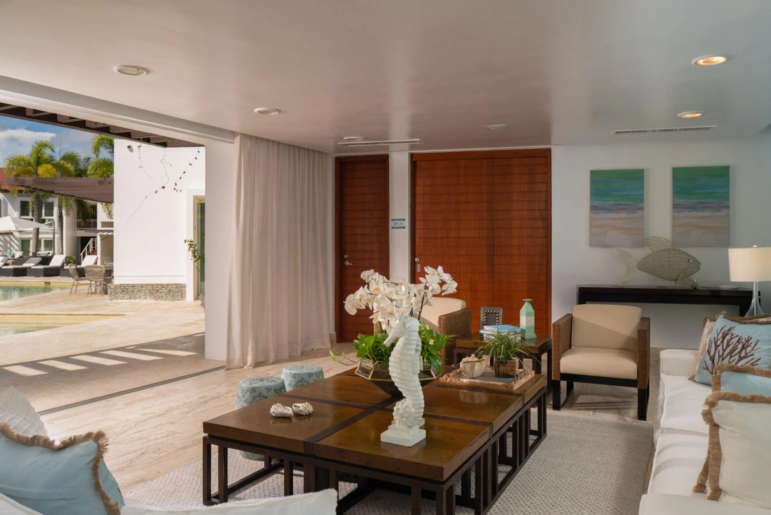Soaring Resort-style Circular Villa with Multiple Pools, and Sports Court — photograph 11