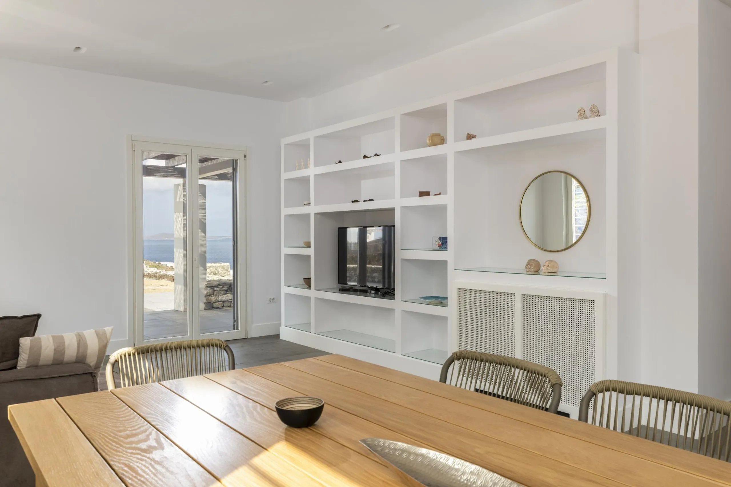 Grandiose Mykonos Estate with Private Pool and Ocean Views — photograph 11