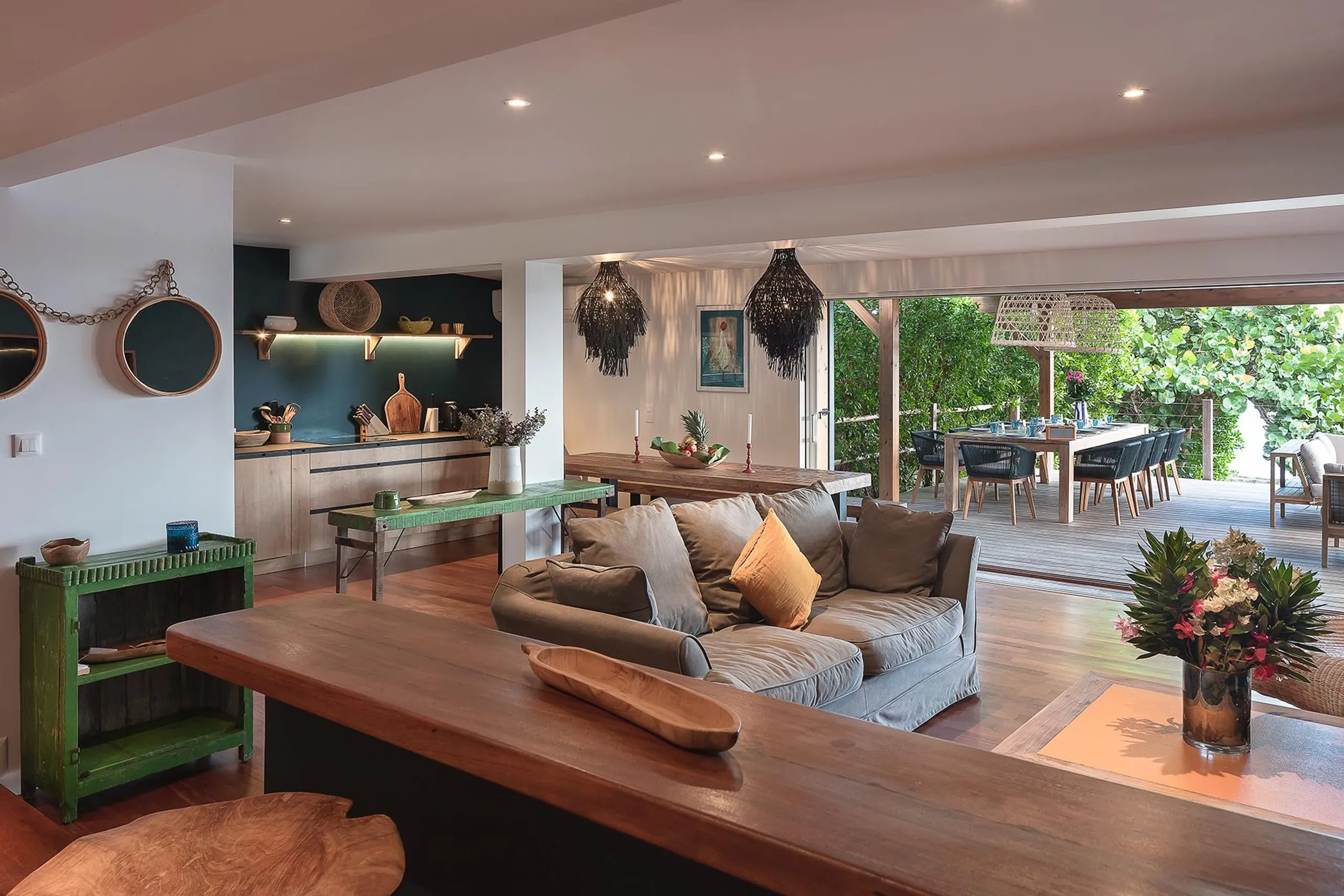 Cul de Sac's Contemporary Styled Villa with Views of Pinel Island — photograph 5