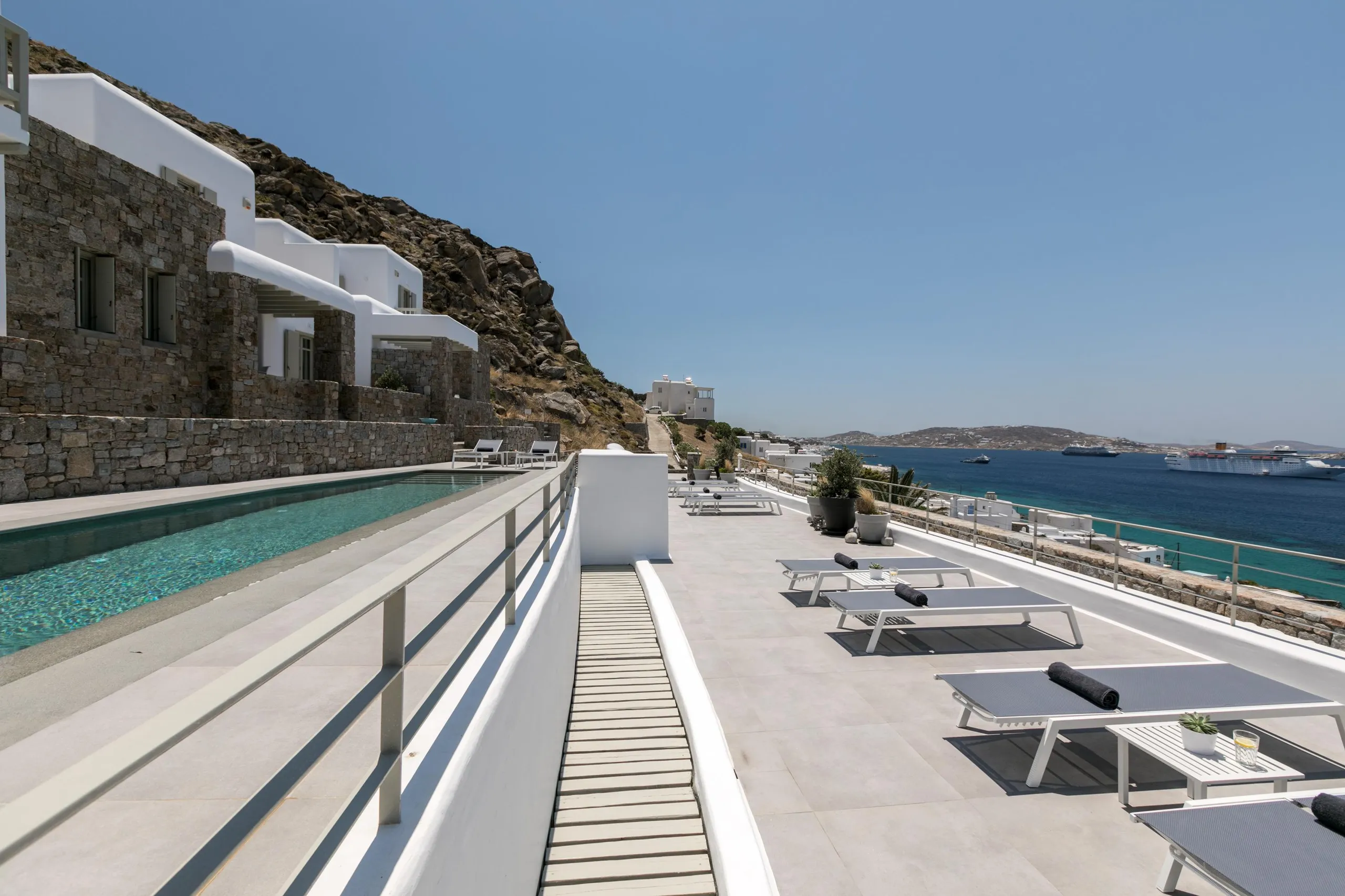 Top-of-the-line 21BR Refreshing Style Villa with Private Pool — photograph 4