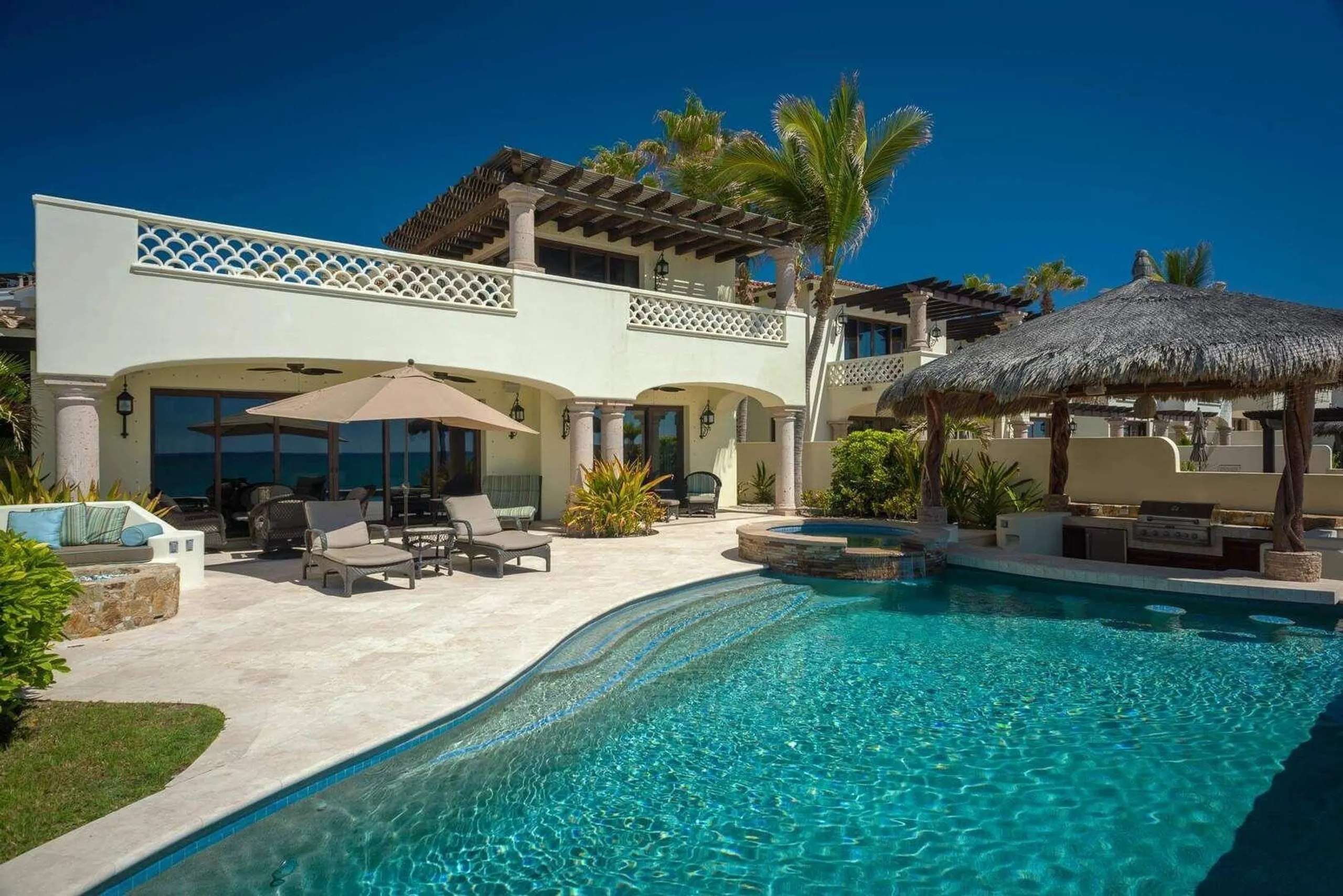Beachfront Elegance Luxury Villa in Los Cabos — photograph 4