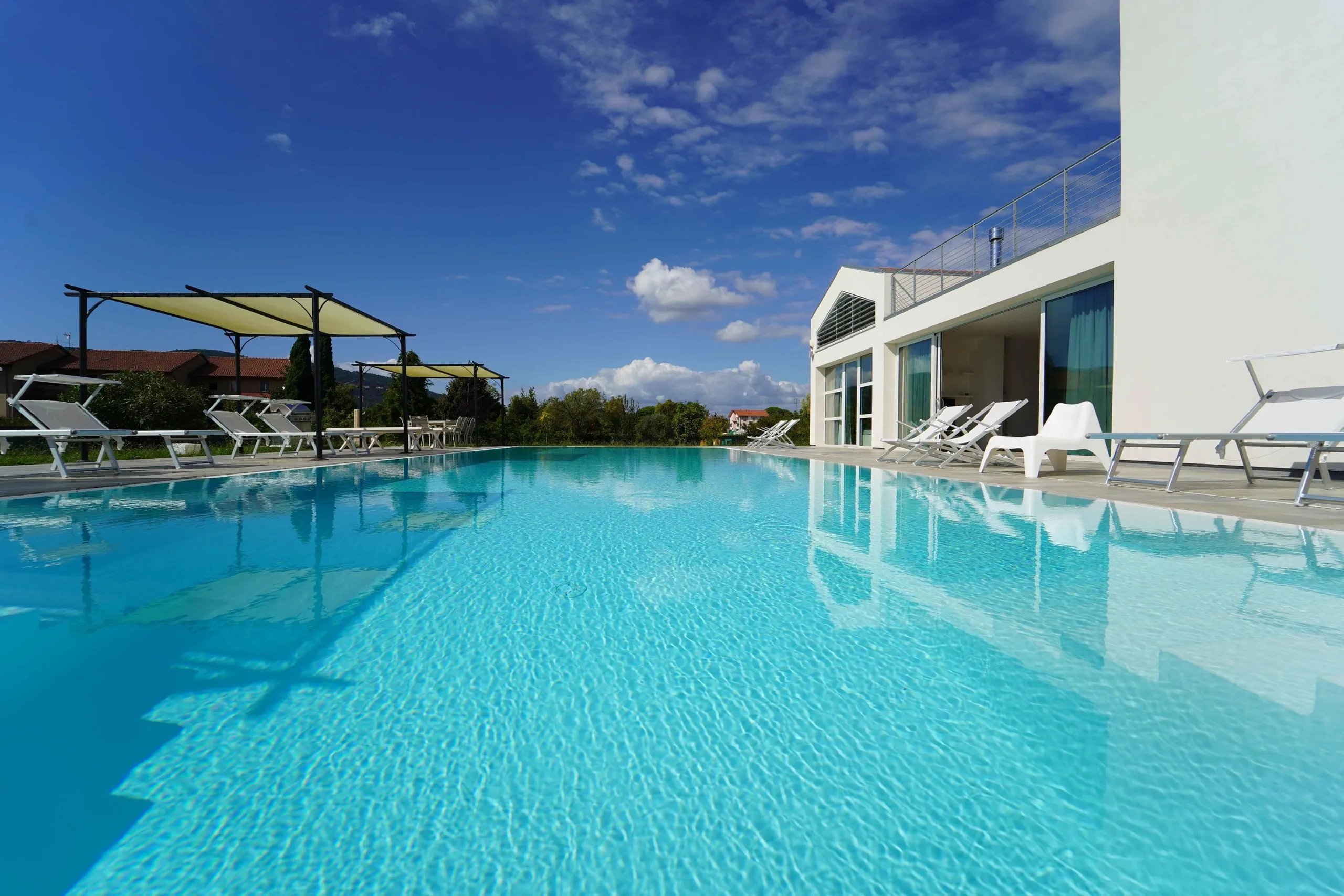Scenic Ligurian Villa with Private Pool, and Mediterranean Gardens — photograph 2