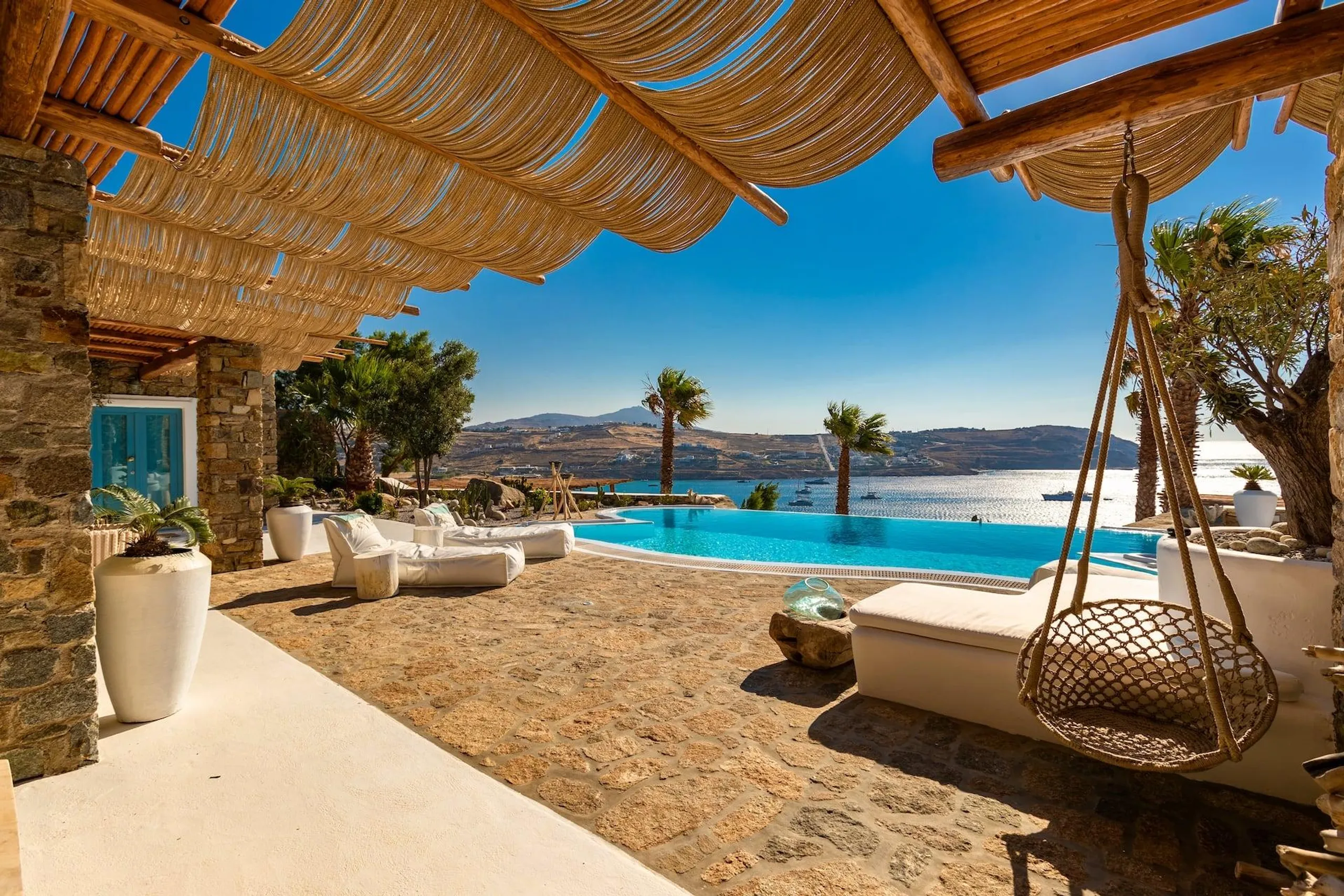 Decorative Beachfront Villa in Mykonos with Infinity Pool, South Aegean