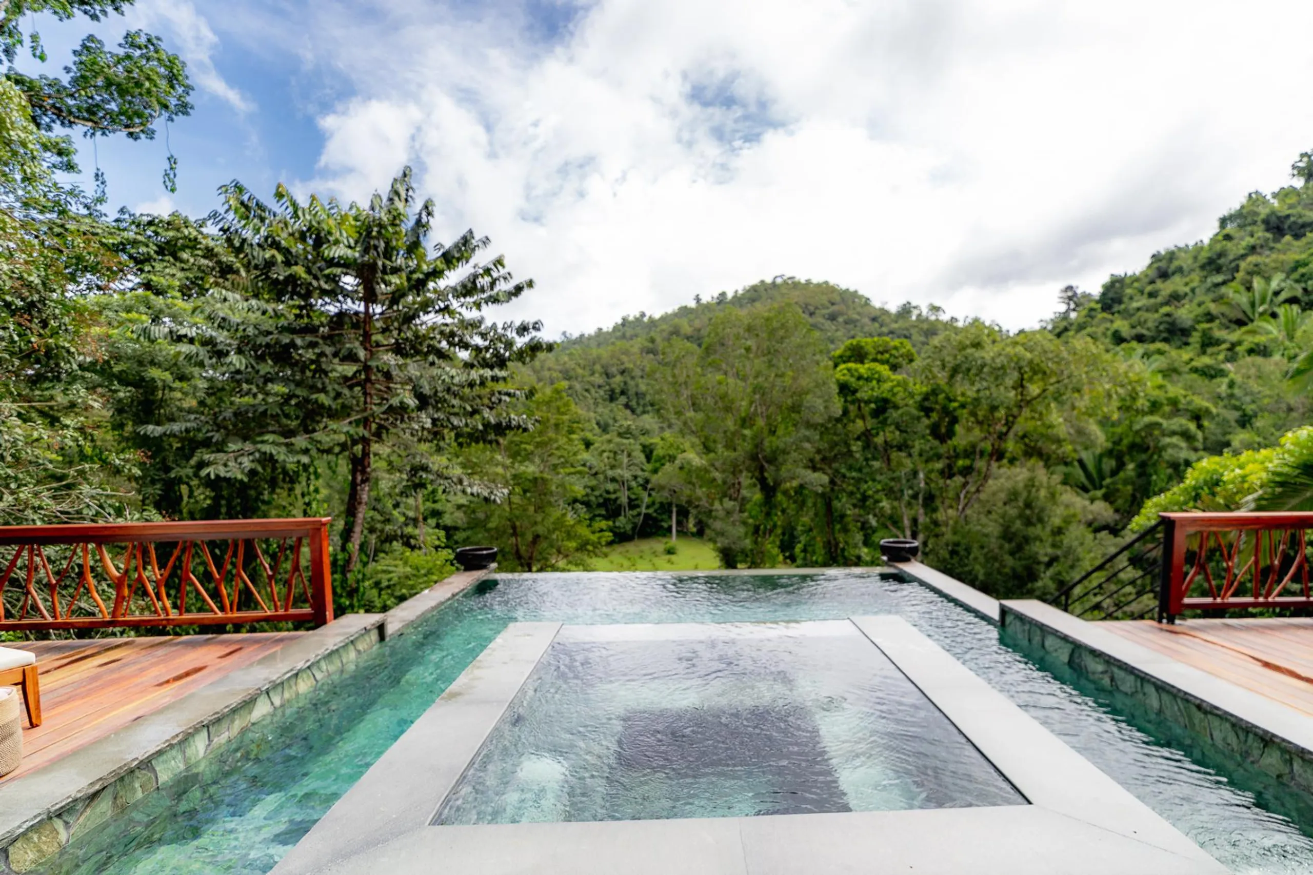 Belize Jungle Villa with Private Pool, Waterfall & Rainforest Views — photograph 4