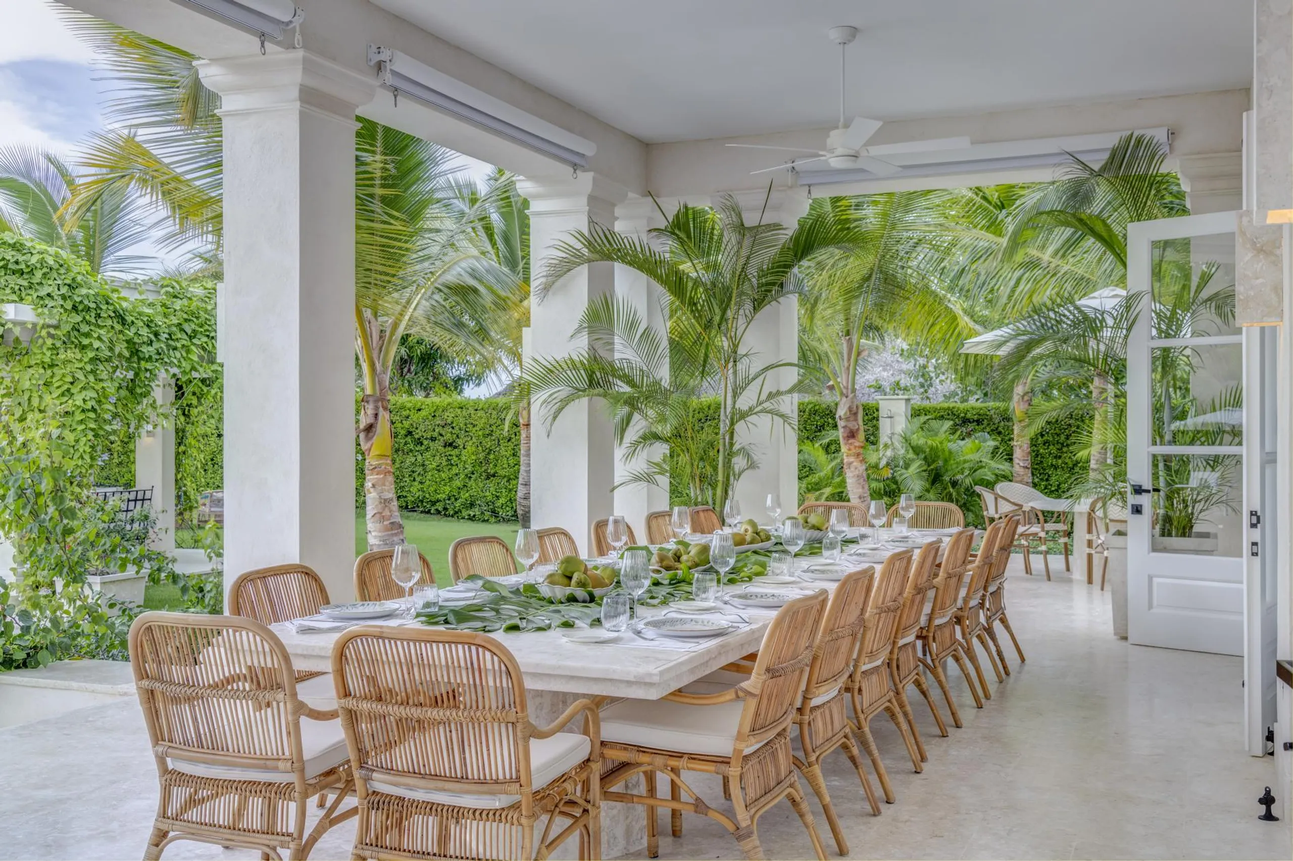 Outstanding Tropical Villa with Invigorating Pool — photograph 7