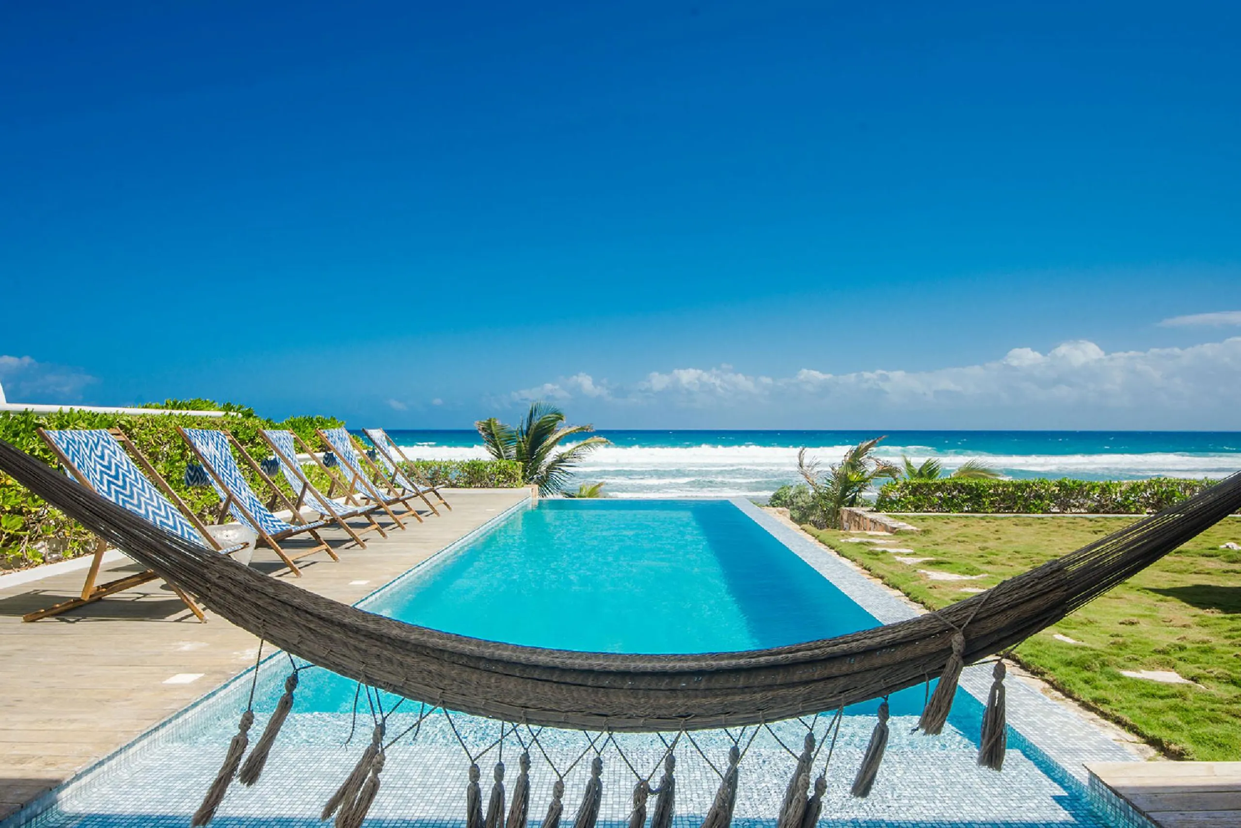 Tulum Beach Front Eco-Villa with Infinity Pool and Stunning Ocean Views — photograph 5